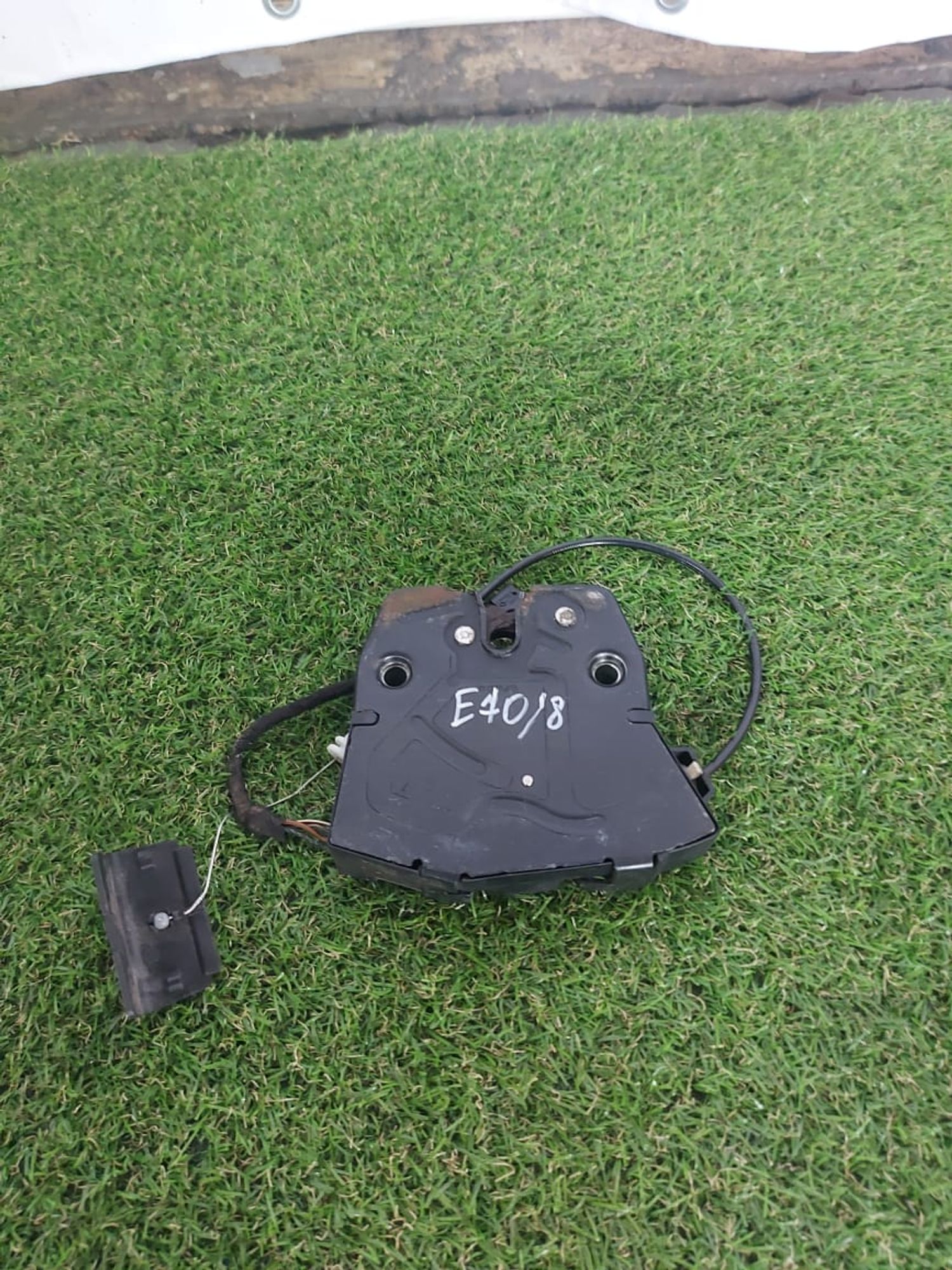 BMW E90 Замок крышки багажника, 2000 рублей, Краснодар