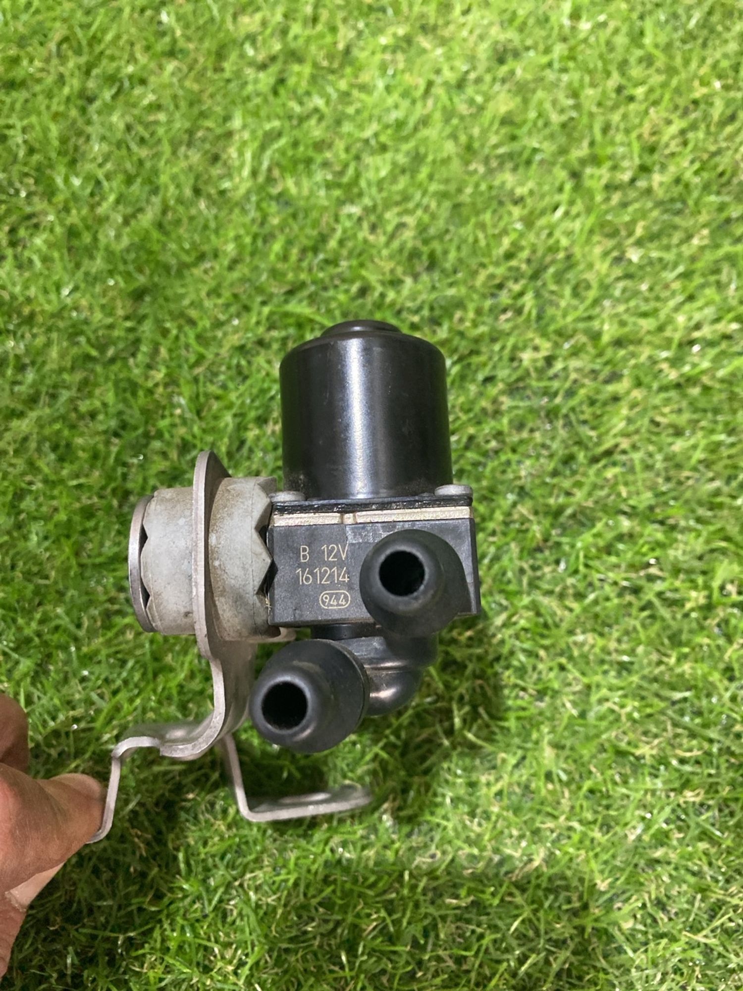 https://ycs.partsauto.market/partsauto-images/thmbs/userImages/82798d1dea2c19ada63d093c70529e74/part/a2180185-2ea7-4557-8290-ed6f406767eb_1744126030197.jpg