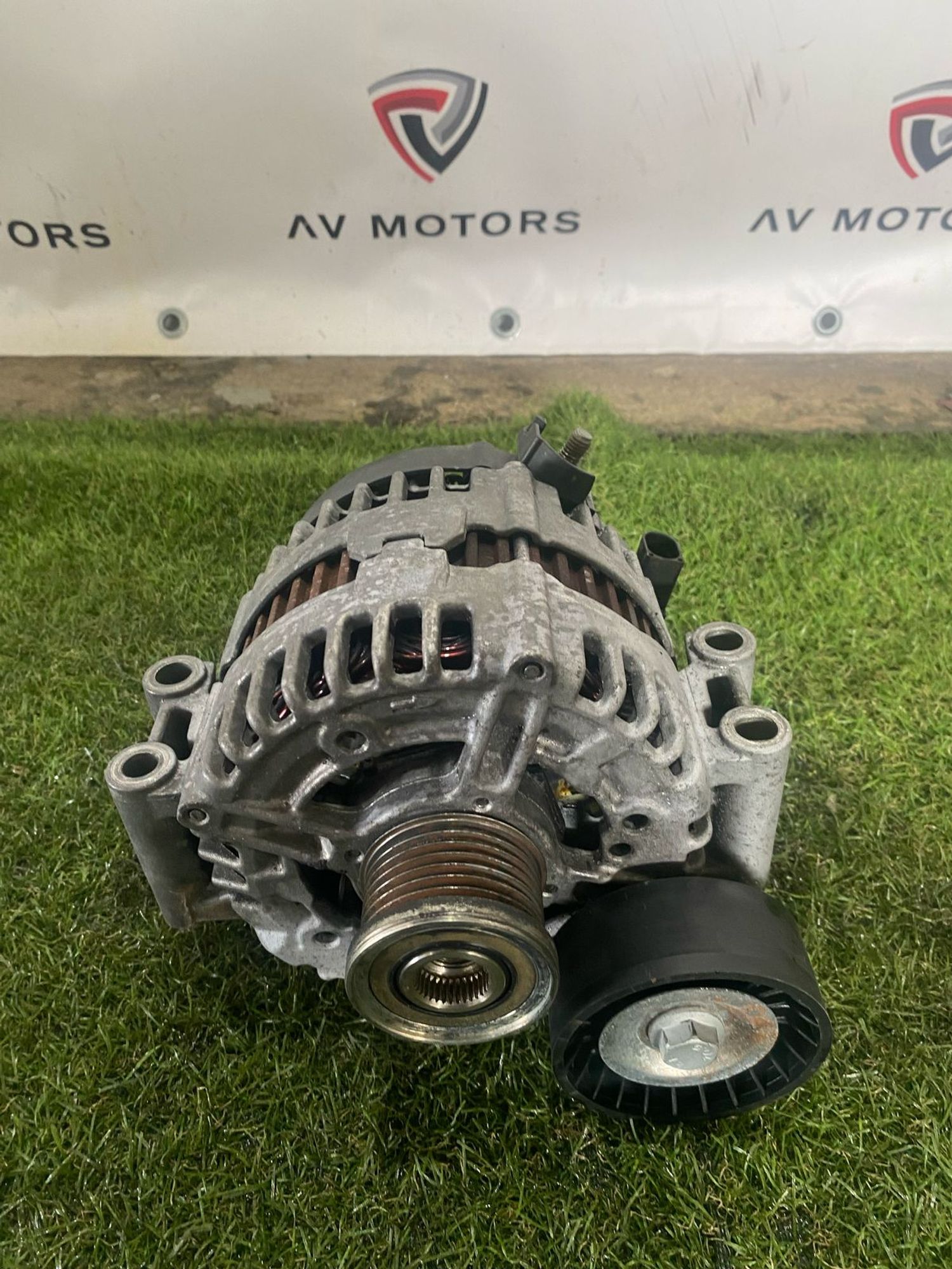 https://ycs.partsauto.market/partsauto-images/thmbs/userImages/82798d1dea2c19ada63d093c70529e74/part/a5c19ee0-554e-486c-ab8d-64ad5f1669fd_1745490108715.jpg