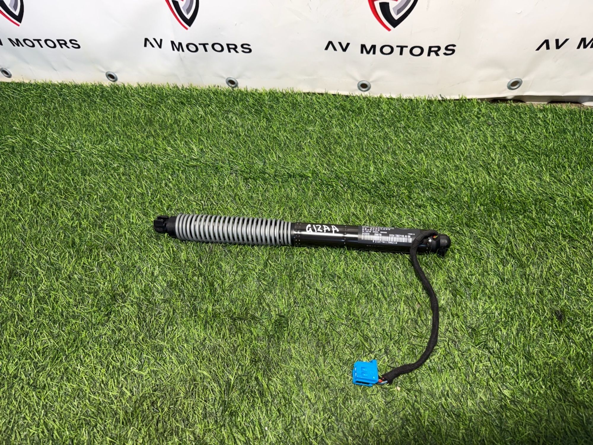 https://ycs.partsauto.market/partsauto-images/thmbs/userImages/82798d1dea2c19ada63d093c70529e74/part/a696bbbb-9a6d-4da0-81db-40d16923cddc_1781597273713.jpg