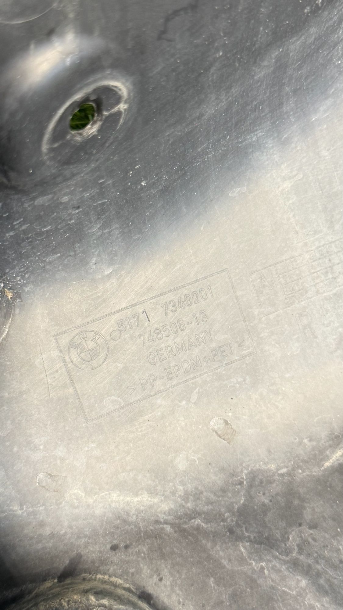 https://ycs.partsauto.market/partsauto-images/thmbs/userImages/82798d1dea2c19ada63d093c70529e74/part/ac534b9f-0cc6-48ac-aff2-02318f4ed71b_1781089082247.jpg