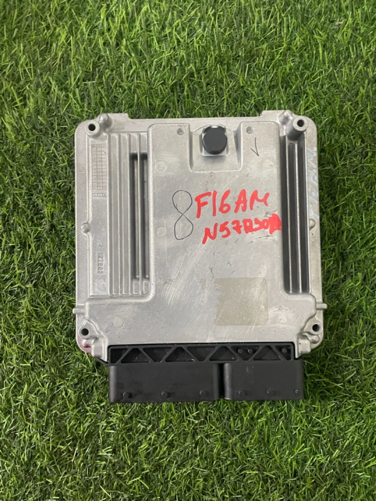 https://ycs.partsauto.market/partsauto-images/thmbs/userImages/82798d1dea2c19ada63d093c70529e74/part/b0573b81-80e5-4b0f-ac81-23ca4111be16_1781099961879.jpg