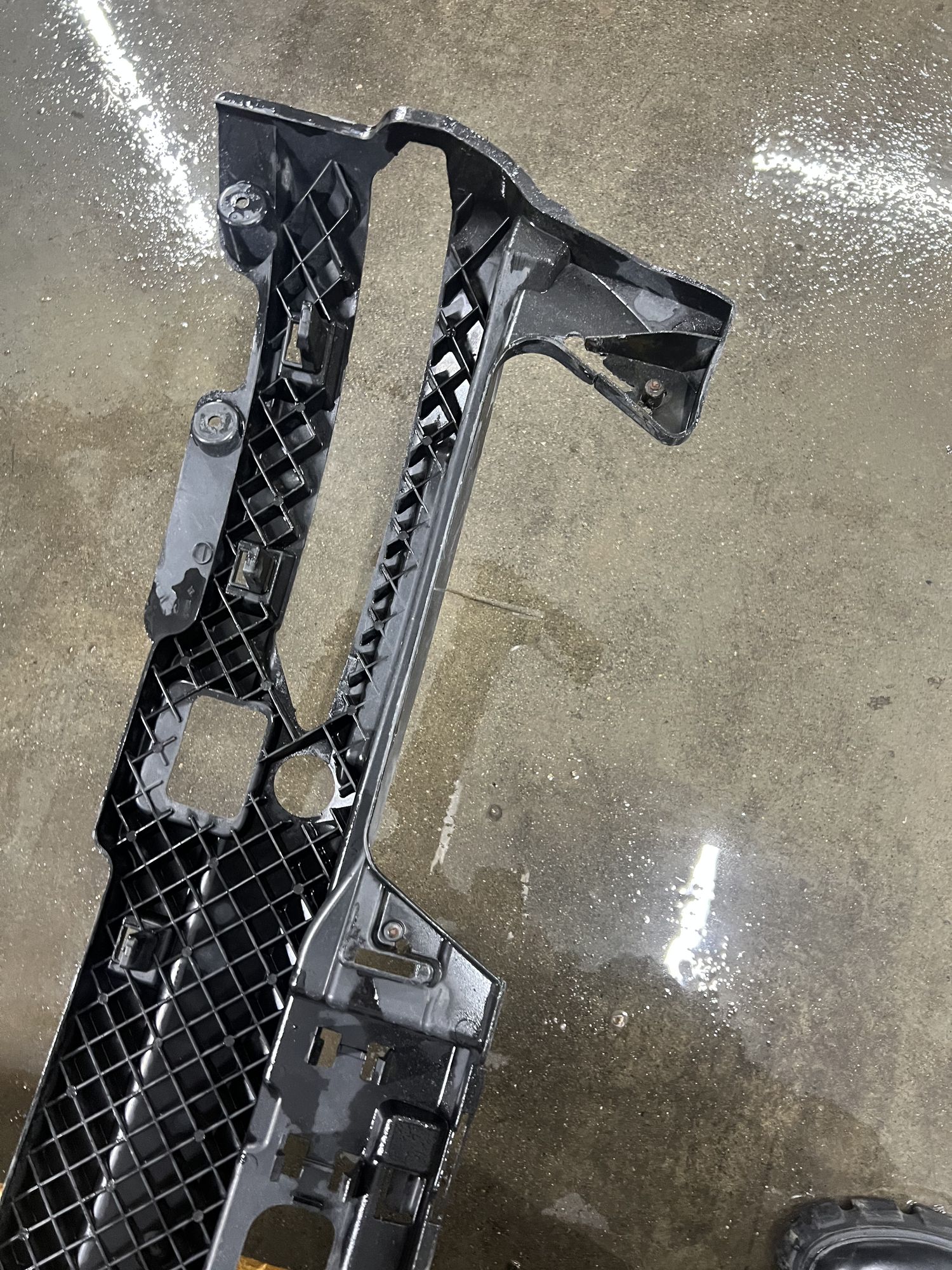 https://ycs.partsauto.market/partsauto-images/thmbs/userImages/82798d1dea2c19ada63d093c70529e74/part/b2609df2-1231-41fb-a55e-13f421eb3cda_1701705274739.jpg
