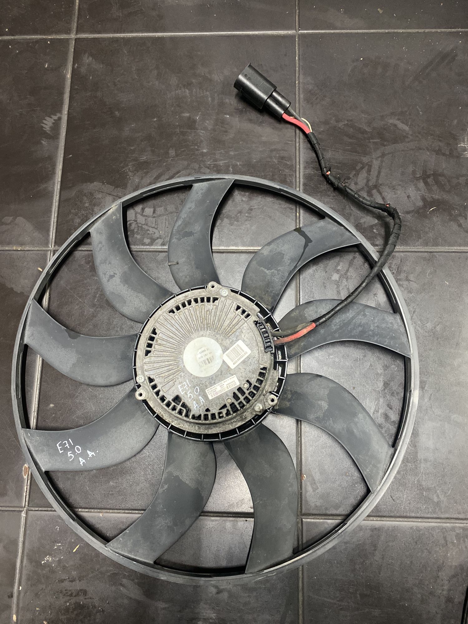 https://ycs.partsauto.market/partsauto-images/thmbs/userImages/82798d1dea2c19ada63d093c70529e74/part/b42c7be7-d656-44cf-97e2-e69120401aa7_1702579267324.jpg