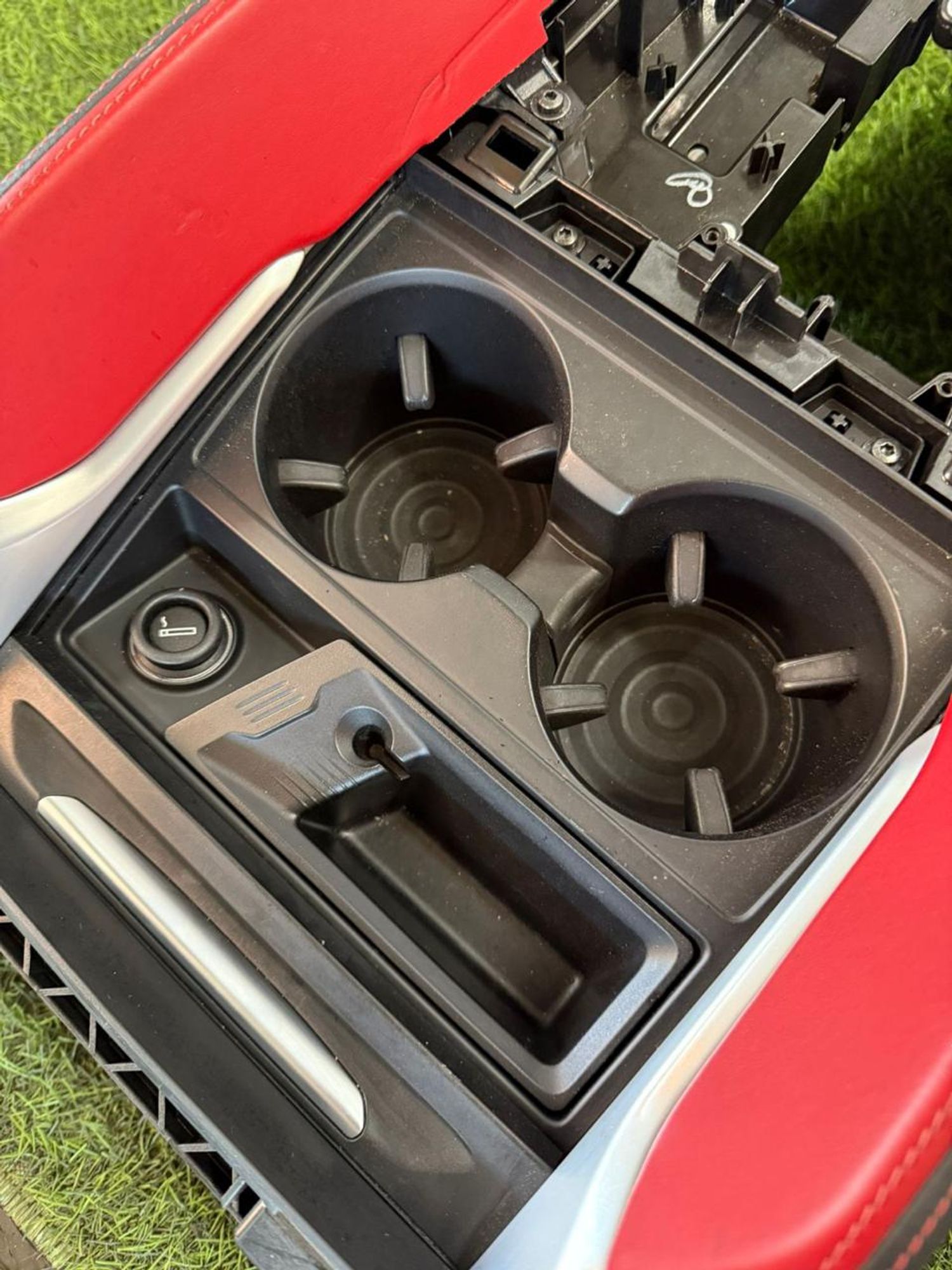 https://ycs.partsauto.market/partsauto-images/thmbs/userImages/82798d1dea2c19ada63d093c70529e74/part/bc2a96c5-52ef-4354-9d9f-56a16ac6738e_1777903989410.jpg