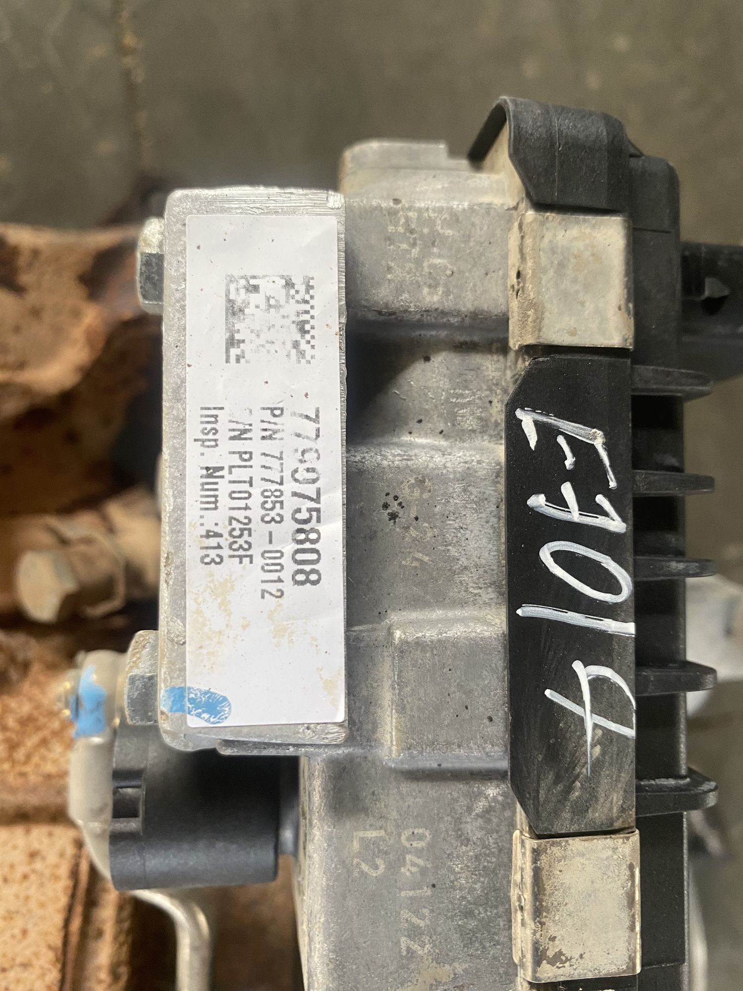 https://ycs.partsauto.market/partsauto-images/thmbs/userImages/82798d1dea2c19ada63d093c70529e74/part/c1fcff77-2cfc-411f-96ce-a3f5cd0937c6_1717784939273.jpg