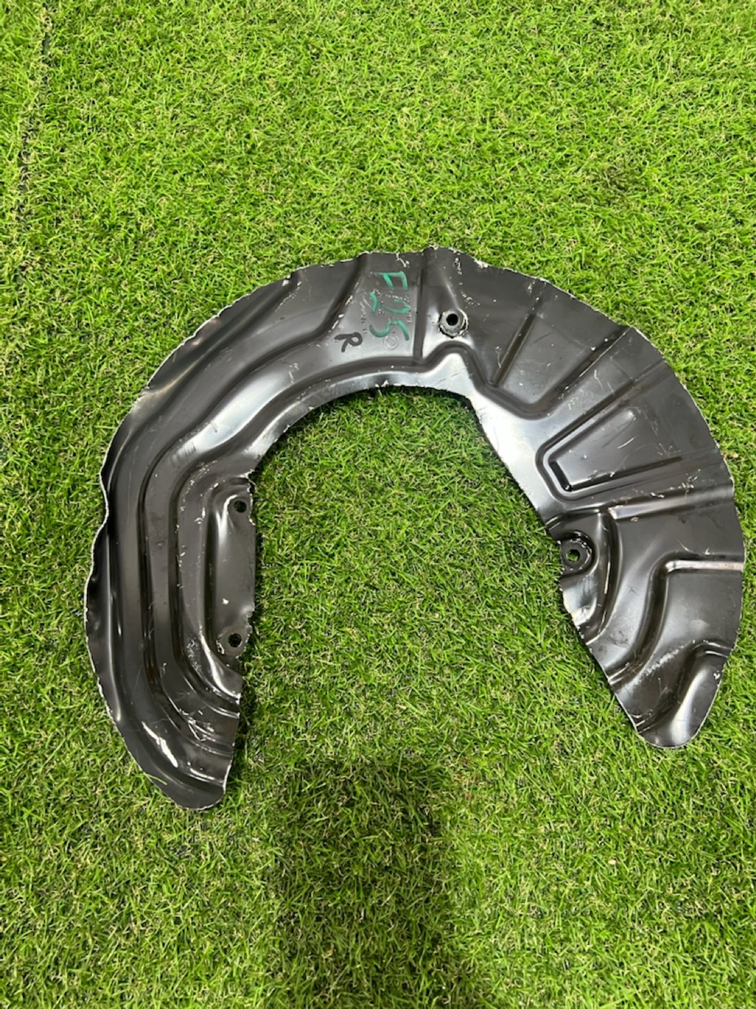 https://ycs.partsauto.market/partsauto-images/thmbs/userImages/82798d1dea2c19ada63d093c70529e74/part/c5bbcd07-34fd-4a7d-abd8-a874593883a6_1732191826806.jpg