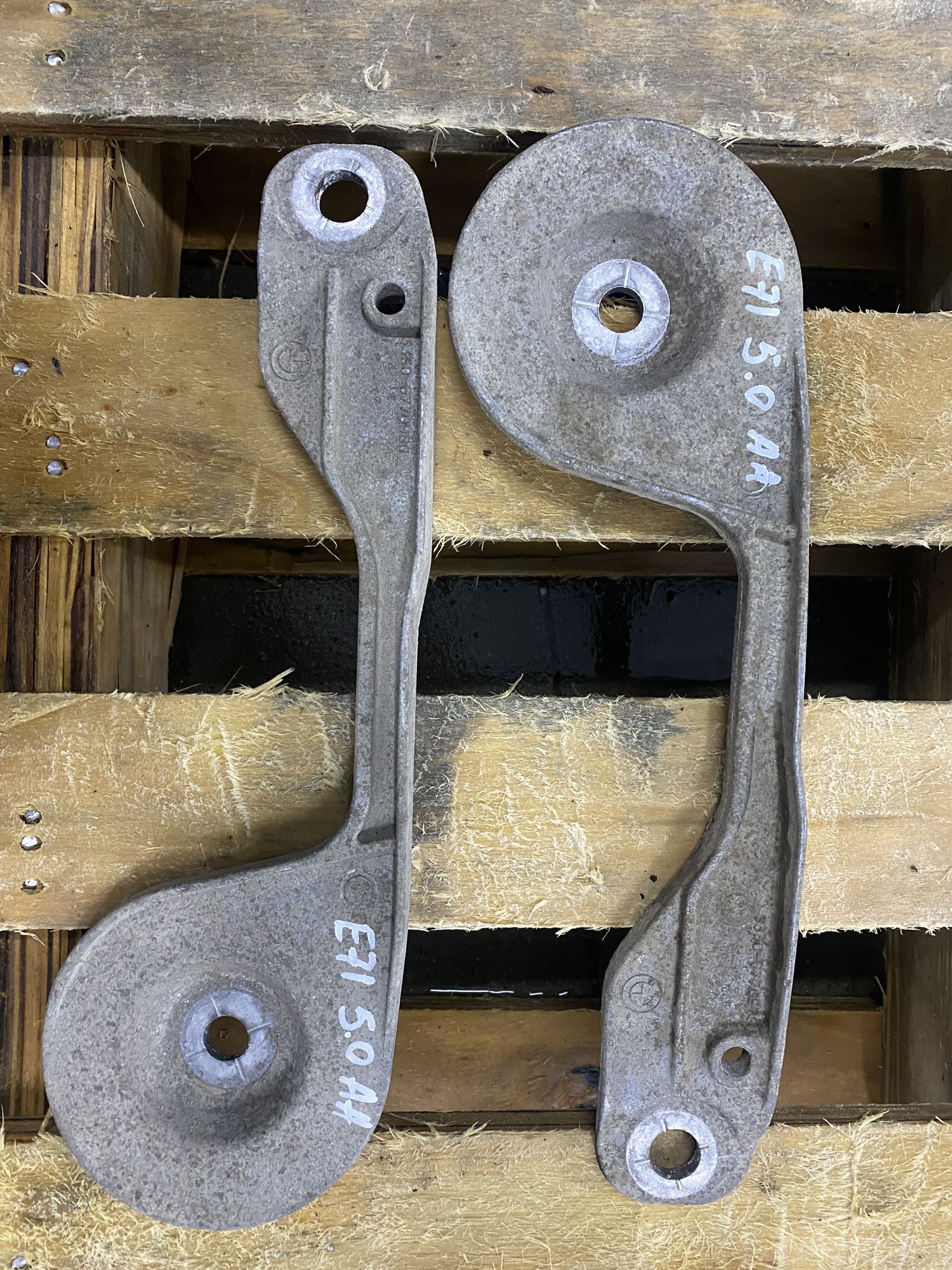 https://ycs.partsauto.market/partsauto-images/thmbs/userImages/82798d1dea2c19ada63d093c70529e74/part/dd6527a3-8852-45ba-8335-7bca4538a54b_1702346272316.jpg