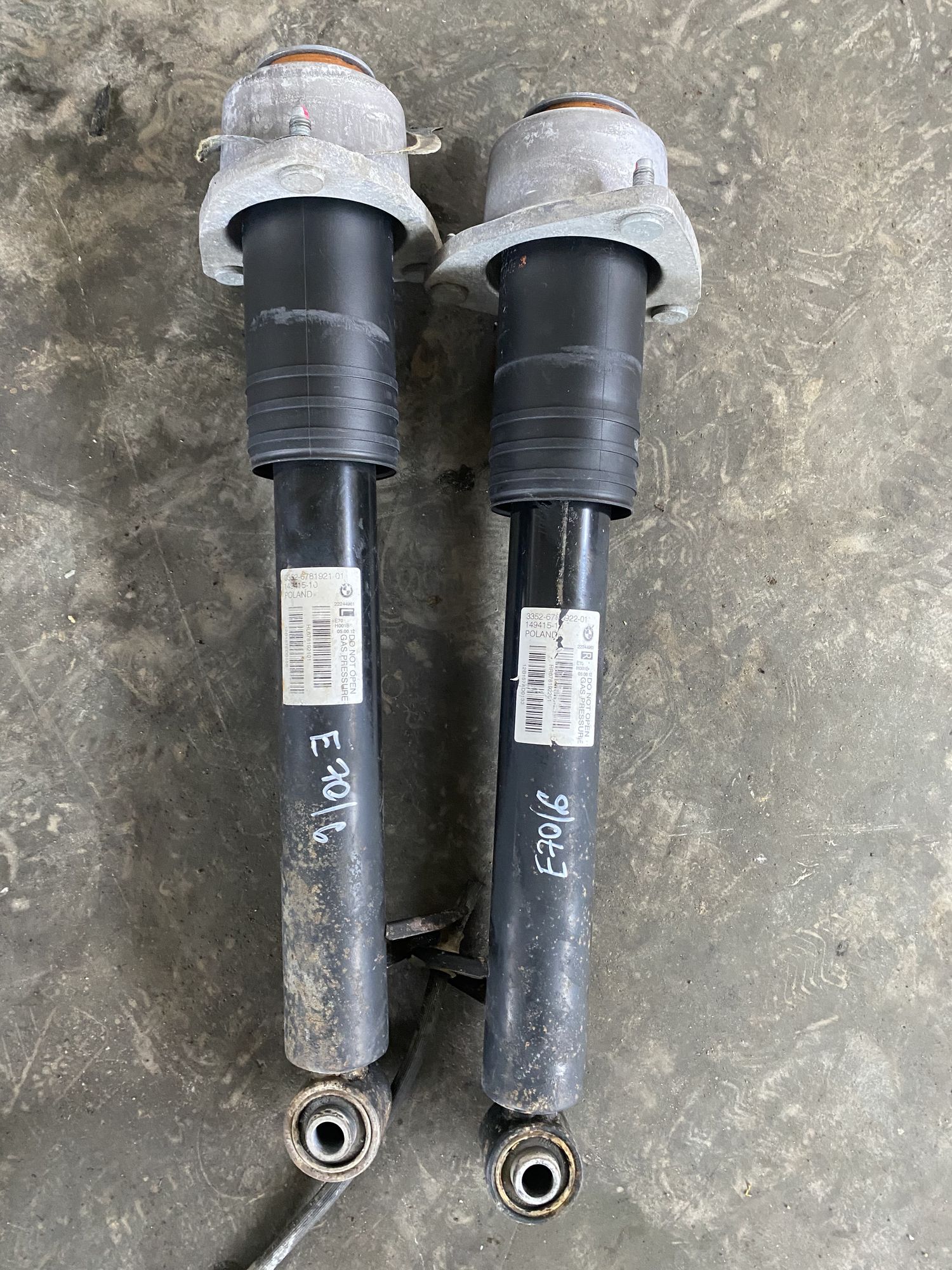 https://ycs.partsauto.market/partsauto-images/thmbs/userImages/82798d1dea2c19ada63d093c70529e74/part/e0b51a61-9267-4971-9f32-25382806d16f_1716302414702.jpg