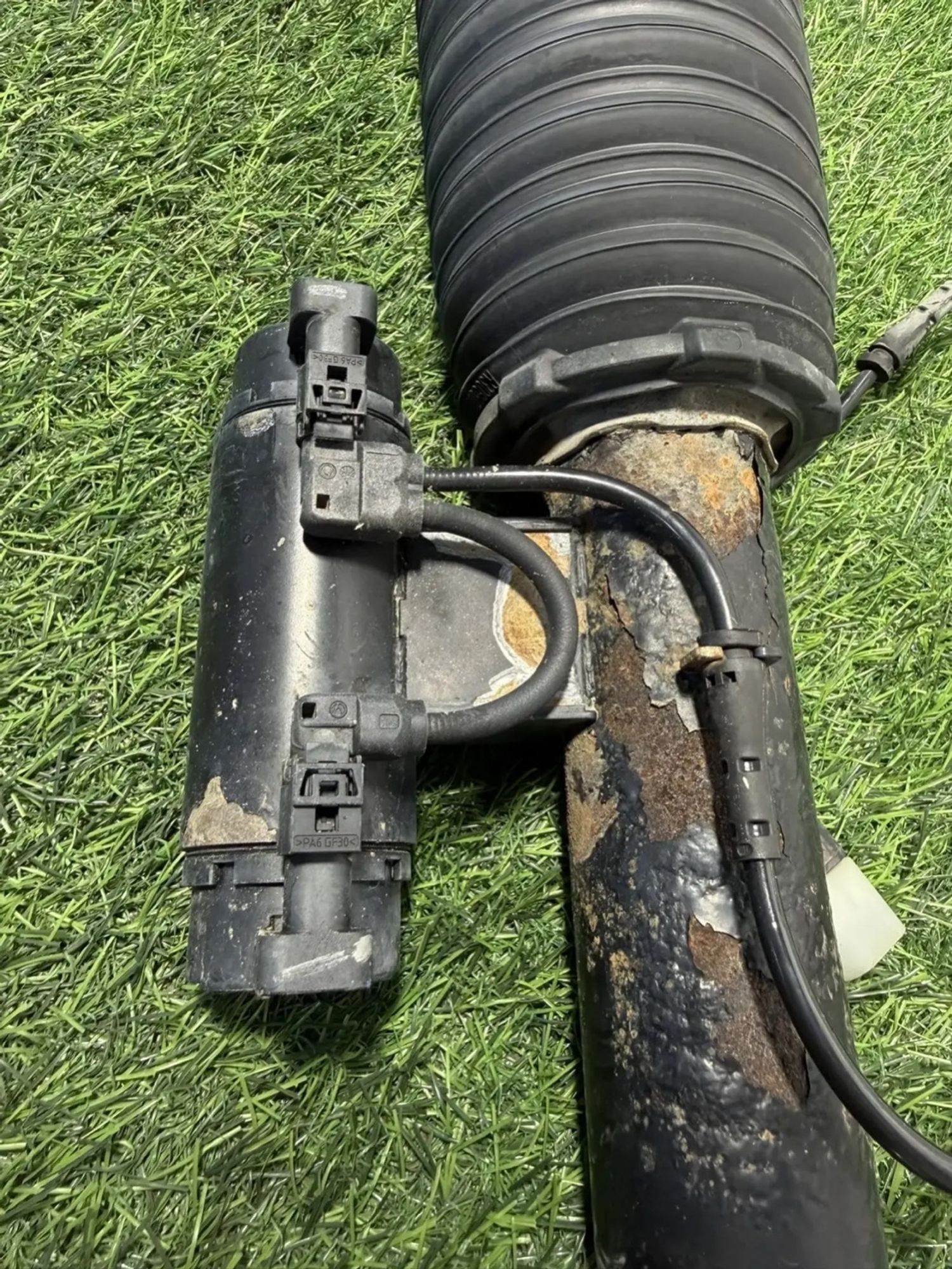 https://ycs.partsauto.market/partsauto-images/thmbs/userImages/82798d1dea2c19ada63d093c70529e74/part/e17530de-c126-40c3-a4fe-13dac1b5b842_1781701840801.jpg