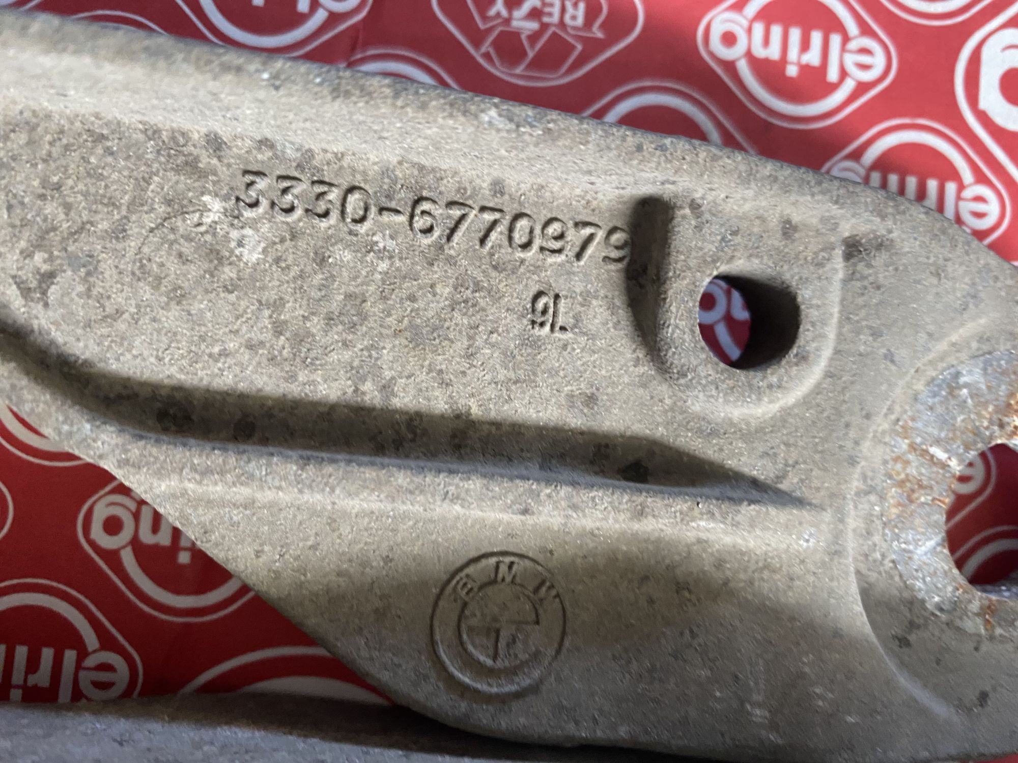 https://ycs.partsauto.market/partsauto-images/thmbs/userImages/82798d1dea2c19ada63d093c70529e74/part/e32d3e82-503b-47cc-8520-3783cb96e516_1718626026362.jpg