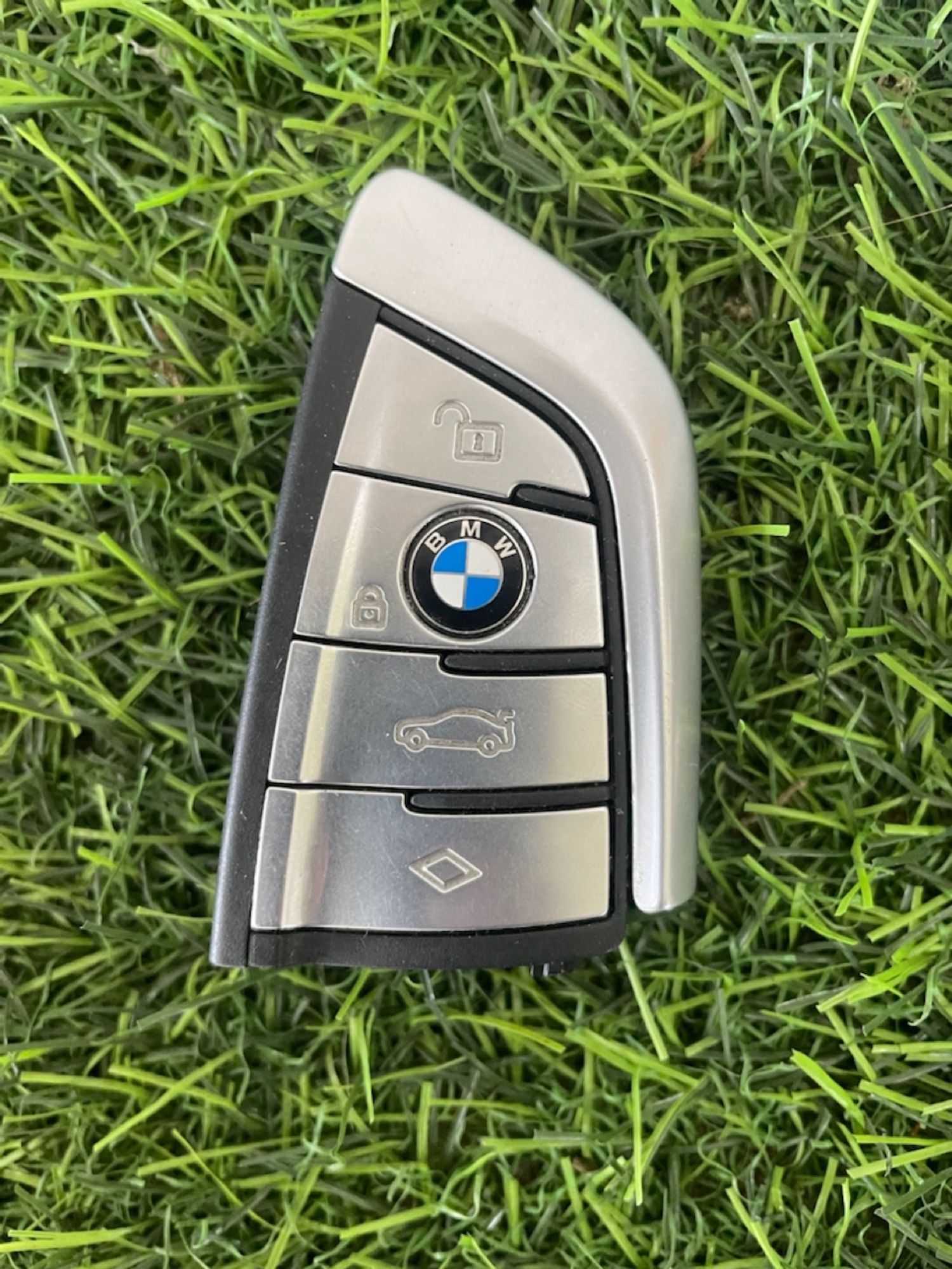 https://ycs.partsauto.market/partsauto-images/thmbs/userImages/82798d1dea2c19ada63d093c70529e74/part/e499bd3c-65dc-44cc-8eb3-d62075cab51d_1777888510961.jpg