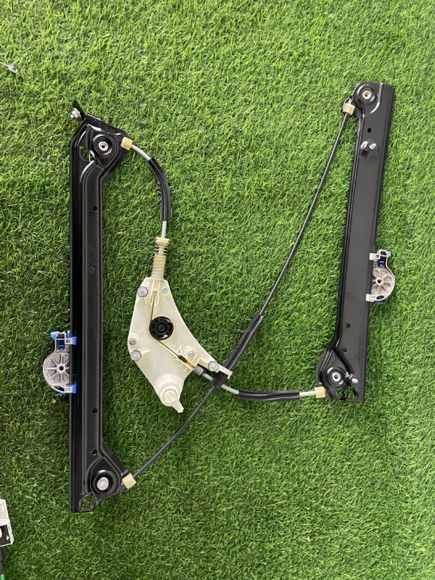 https://ycs.partsauto.market/partsauto-images/thmbs/userImages/82798d1dea2c19ada63d093c70529e74/part/e4b2cc65-ec52-44f2-9a18-faa6ea7ca23c_1777290117001.jpg
