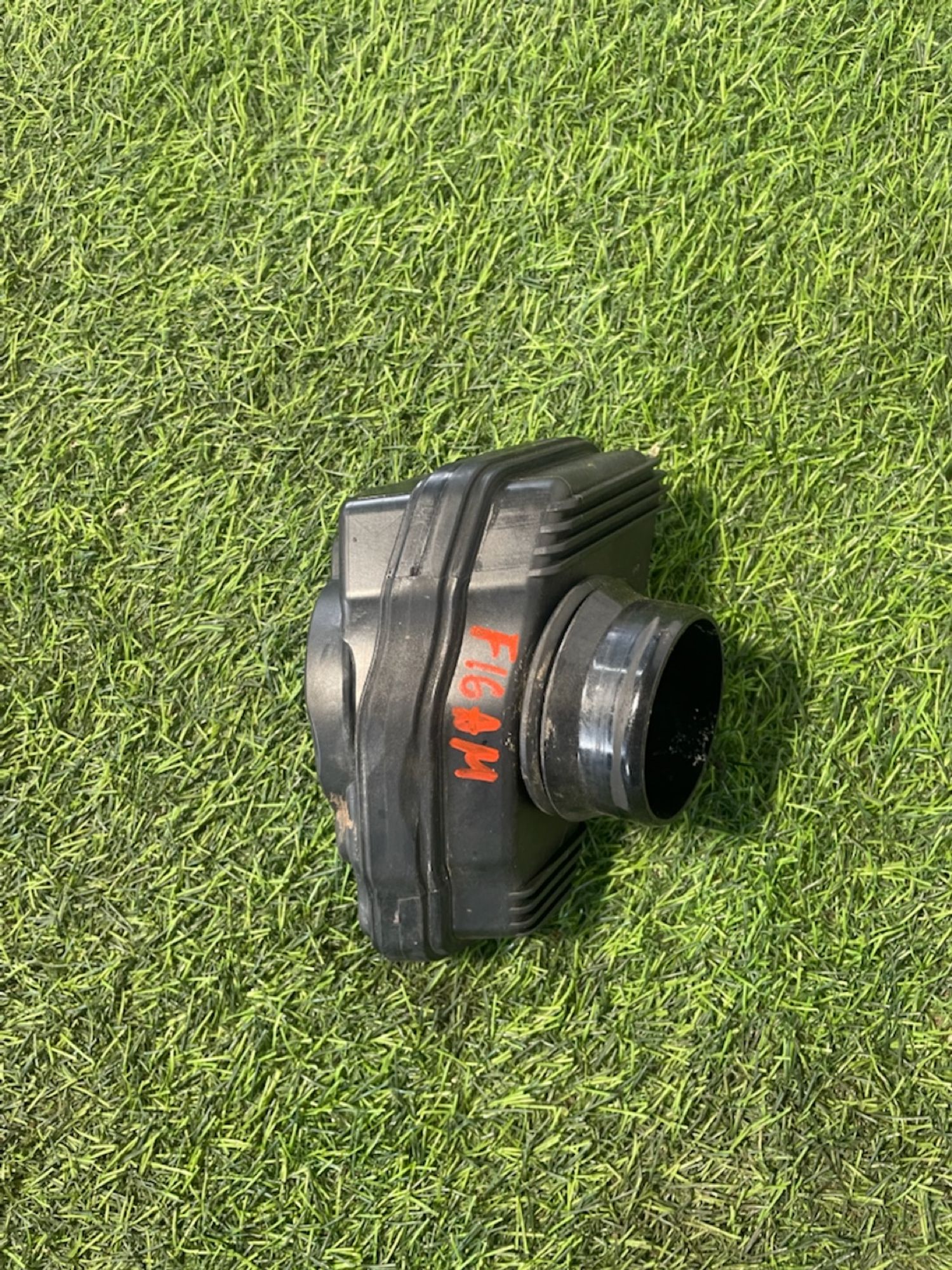 https://ycs.partsauto.market/partsauto-images/thmbs/userImages/82798d1dea2c19ada63d093c70529e74/part/e52bd498-a100-4508-809a-df361a36aa2b_1776935612554.jpg