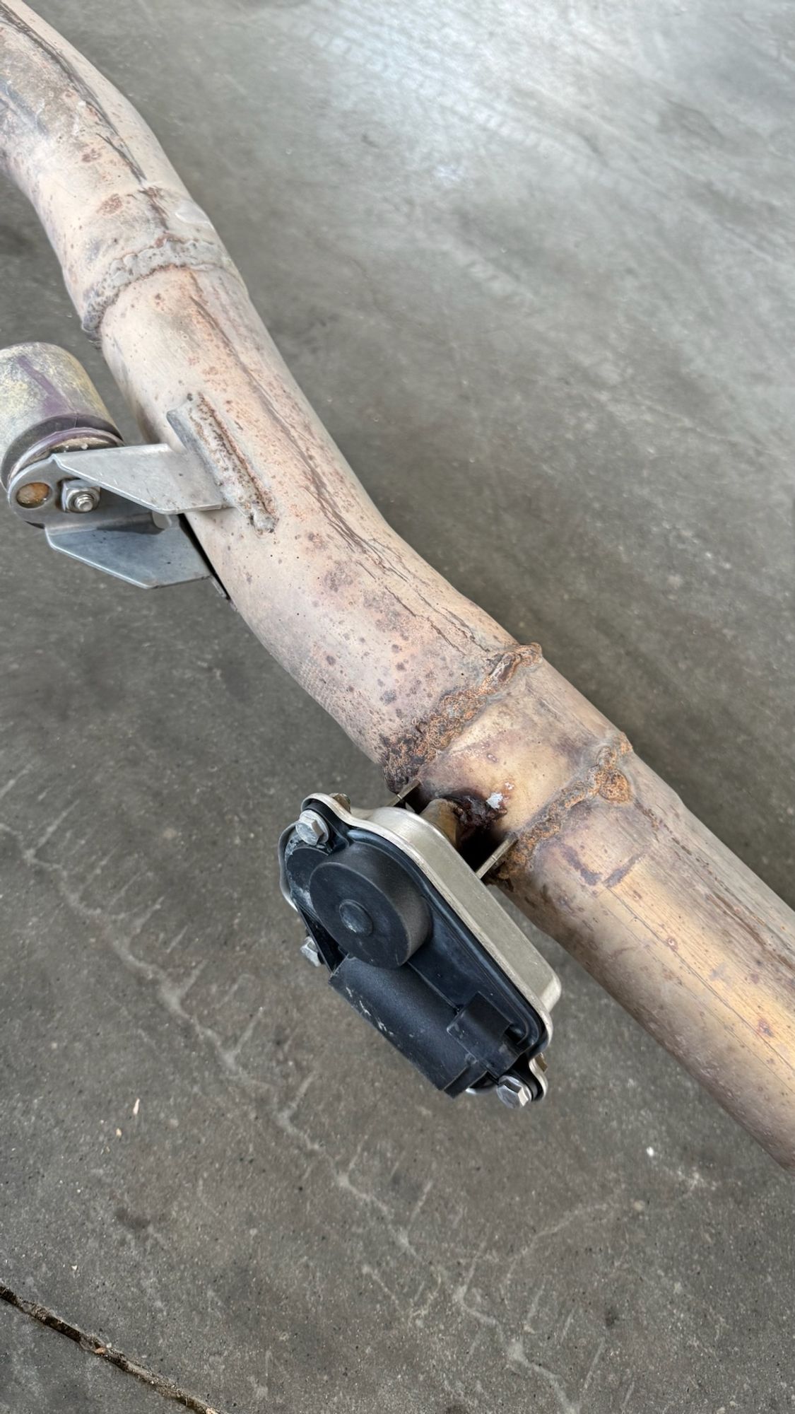 https://ycs.partsauto.market/partsauto-images/thmbs/userImages/82798d1dea2c19ada63d093c70529e74/part/e5581497-89e5-4749-97db-58fca11ffde6_1781003314658.jpg