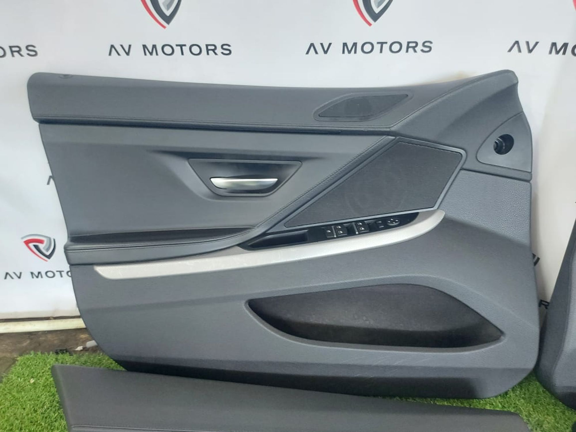https://ycs.partsauto.market/partsauto-images/thmbs/userImages/82798d1dea2c19ada63d093c70529e74/part/e7bd7d83-ea82-4301-8fcc-d7db58f41a78_1724688273237.jpg