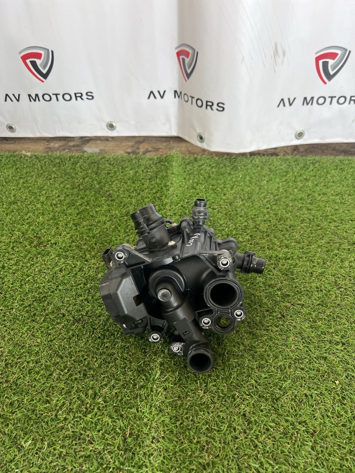 https://ycs.partsauto.market/partsauto-images/thmbs/userImages/82798d1dea2c19ada63d093c70529e74/part/ea2d1bb7-9bd6-40d1-b55d-548e308fdf7b_1723805286888.jpg