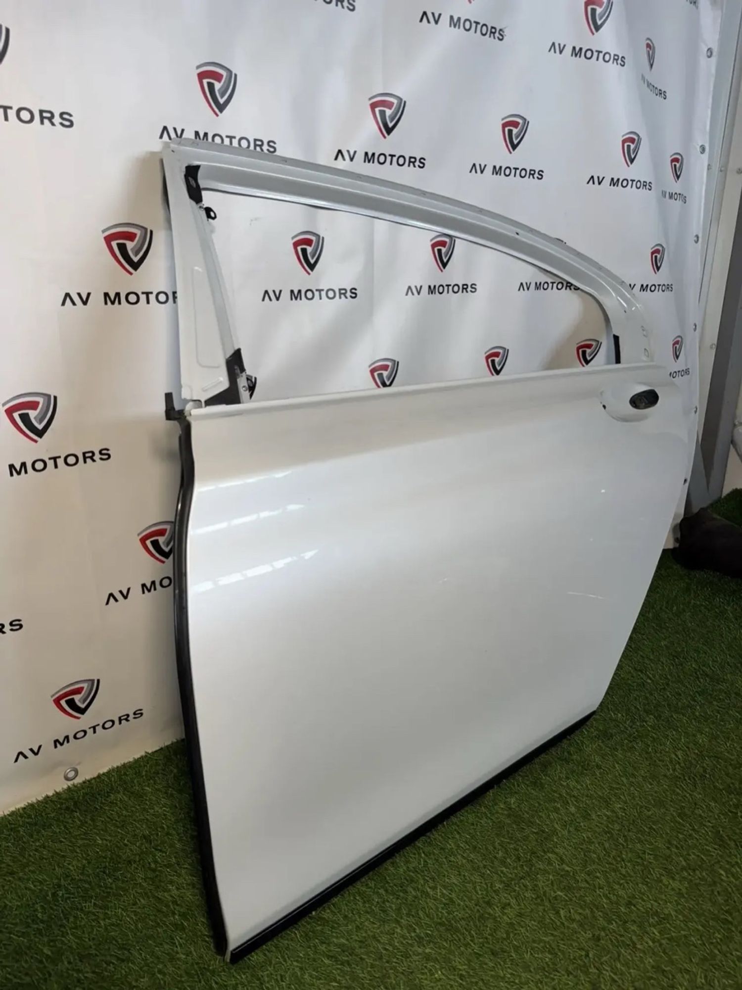 https://ycs.partsauto.market/partsauto-images/thmbs/userImages/82798d1dea2c19ada63d093c70529e74/part/f3ccc782-81d5-4c5d-babb-311753103b29_1781179694513.jpg
