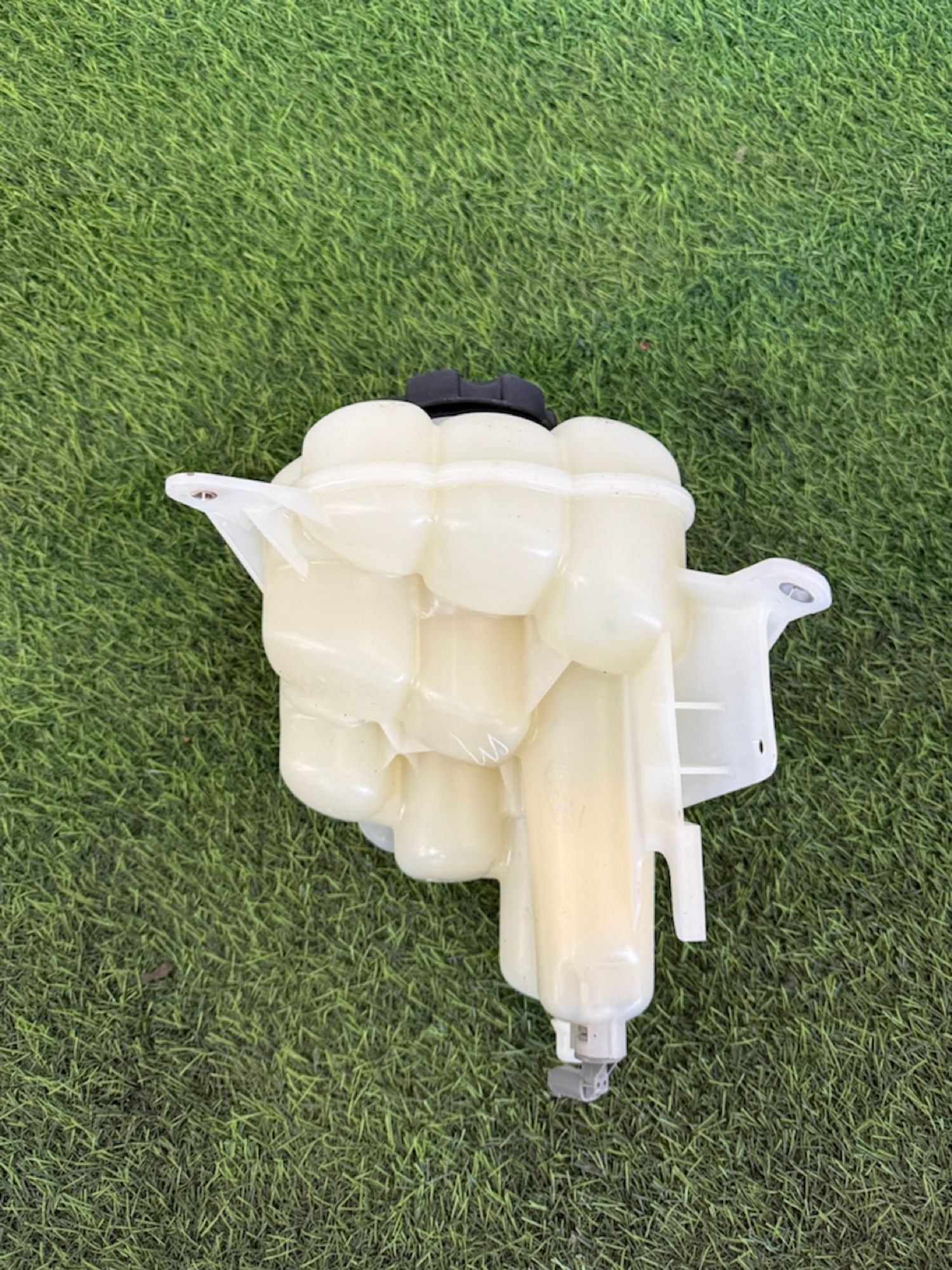 https://ycs.partsauto.market/partsauto-images/thmbs/userImages/82798d1dea2c19ada63d093c70529e74/part/f69ac15e-706e-4160-ba51-3ca612af98f7_1776931018722.jpg