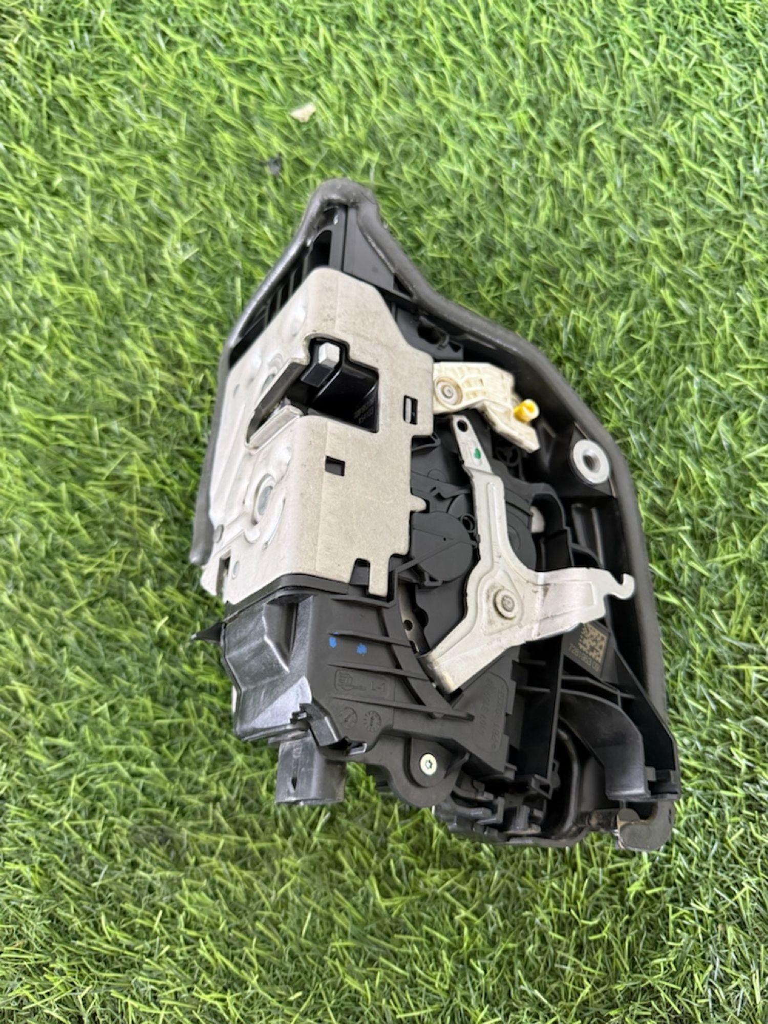 https://ycs.partsauto.market/partsauto-images/thmbs/userImages/82798d1dea2c19ada63d093c70529e74/part/fc0edbd8-f515-46c5-ad88-8bb31cf7d0d1_1777888821496.jpg