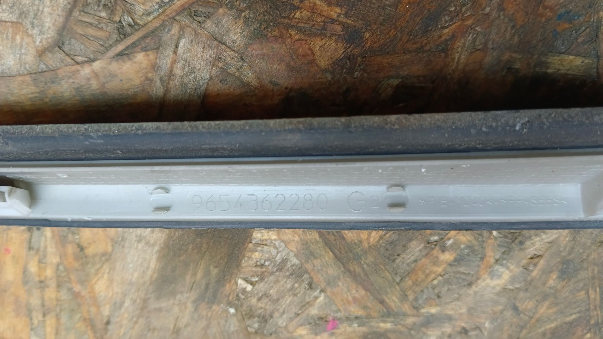 https://ycs.partsauto.market/partsauto-images/thmbs/userImages/86639159375c37f71cfc850516777b62/part/00e9b363-0a4b-40af-af2d-6303abfc94c1_1739962678557.jpg