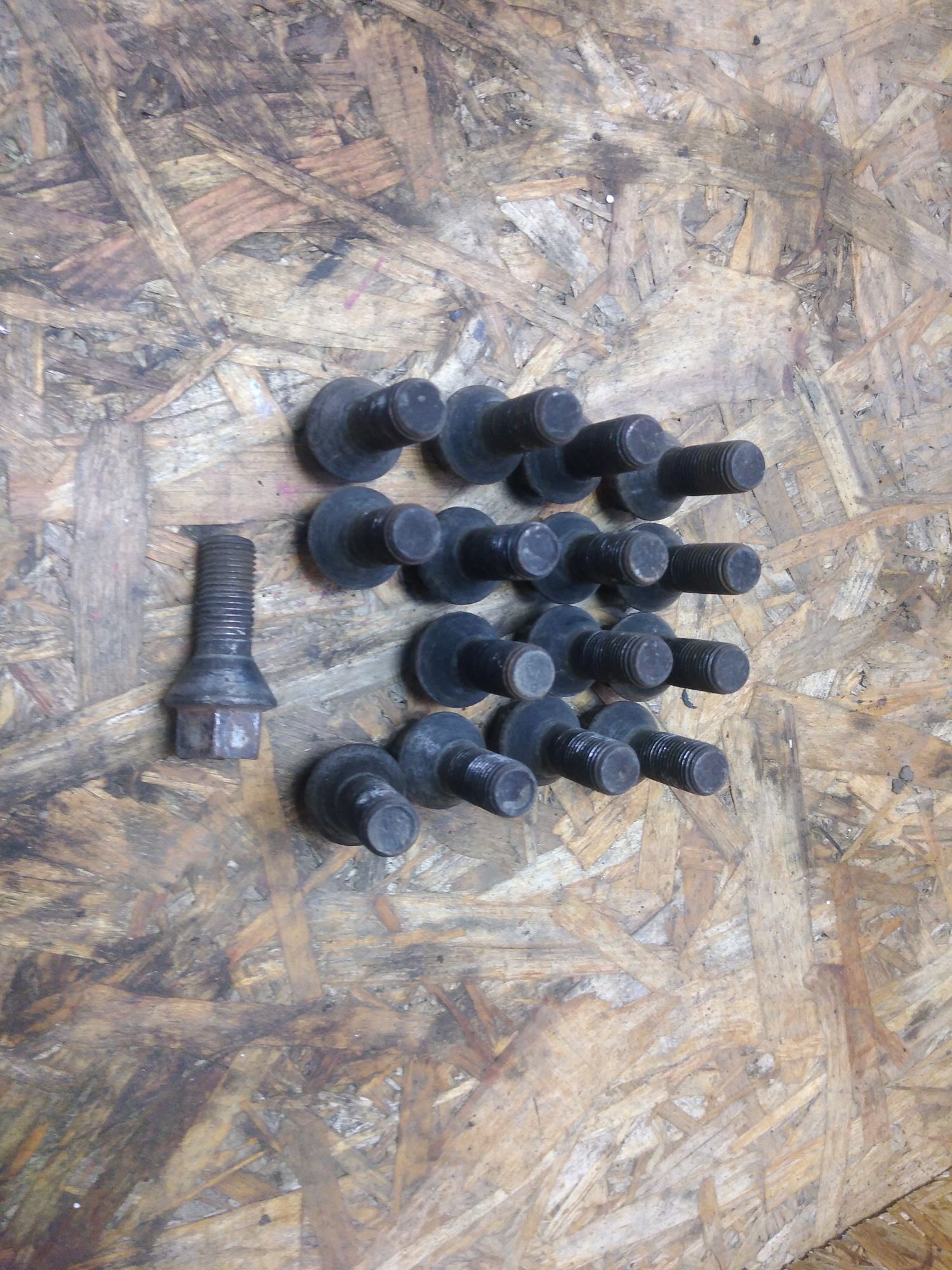 https://ycs.partsauto.market/partsauto-images/thmbs/userImages/86639159375c37f71cfc850516777b62/part/02149901-5d1e-48f1-b25e-a2e81407356d_1739606231988.jpg