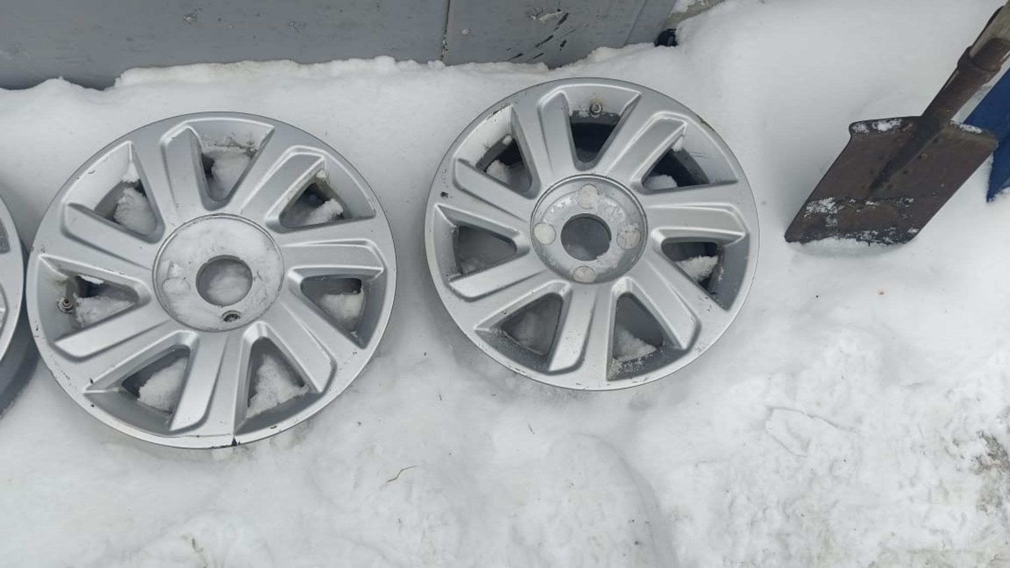 https://ycs.partsauto.market/partsauto-images/thmbs/userImages/86639159375c37f71cfc850516777b62/part/066e909b-3c28-415f-823a-8634231165e1_1741631785869.jpg