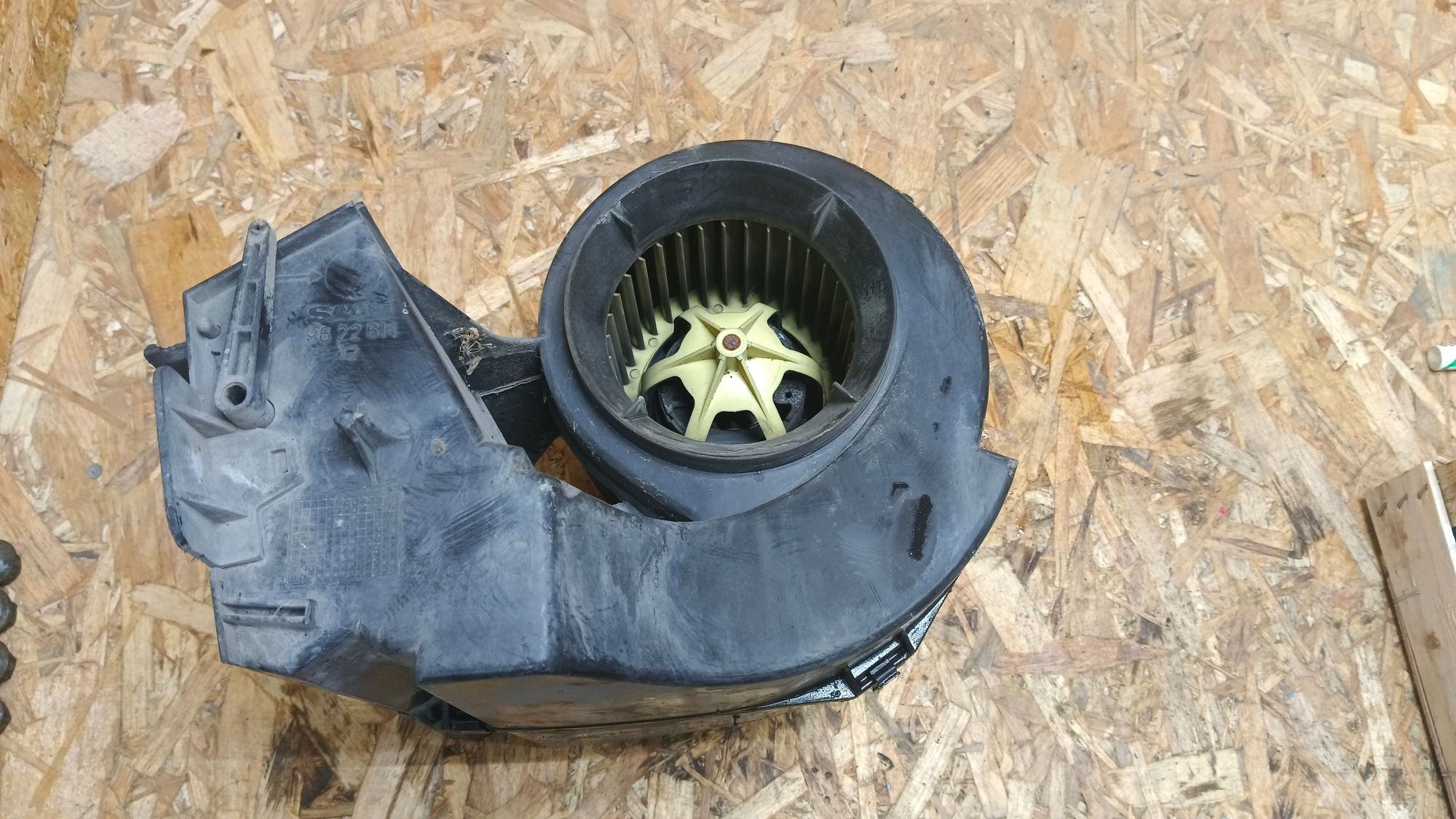 https://ycs.partsauto.market/partsauto-images/thmbs/userImages/86639159375c37f71cfc850516777b62/part/19e26566-52bf-45a4-965a-5dbf5f58b3b8_1730985343898.jpg