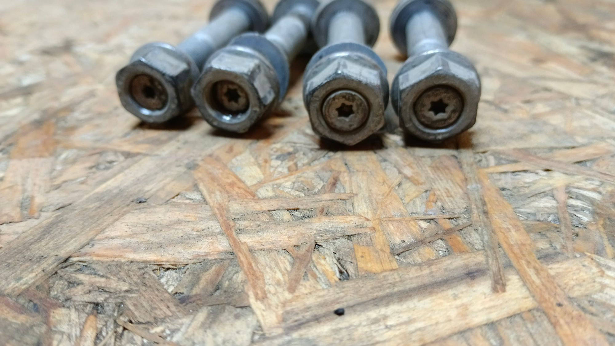https://ycs.partsauto.market/partsauto-images/thmbs/userImages/86639159375c37f71cfc850516777b62/part/1b7268b6-7b2a-4c57-a8d1-248f75d0d7d7_1737099153796.jpg