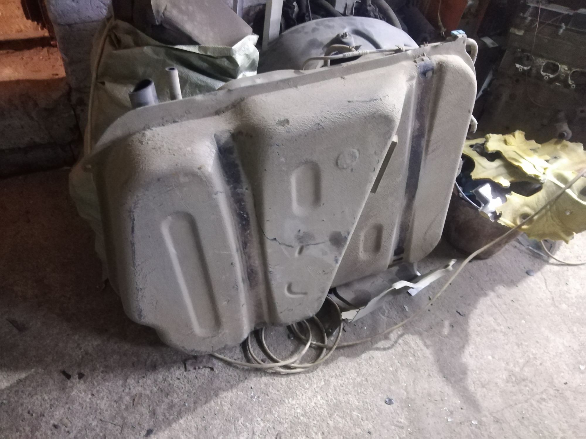 https://ycs.partsauto.market/partsauto-images/thmbs/userImages/86639159375c37f71cfc850516777b62/part/203fb729-30a8-4f62-9110-5c6caad89cd9_1735932096435.jpg