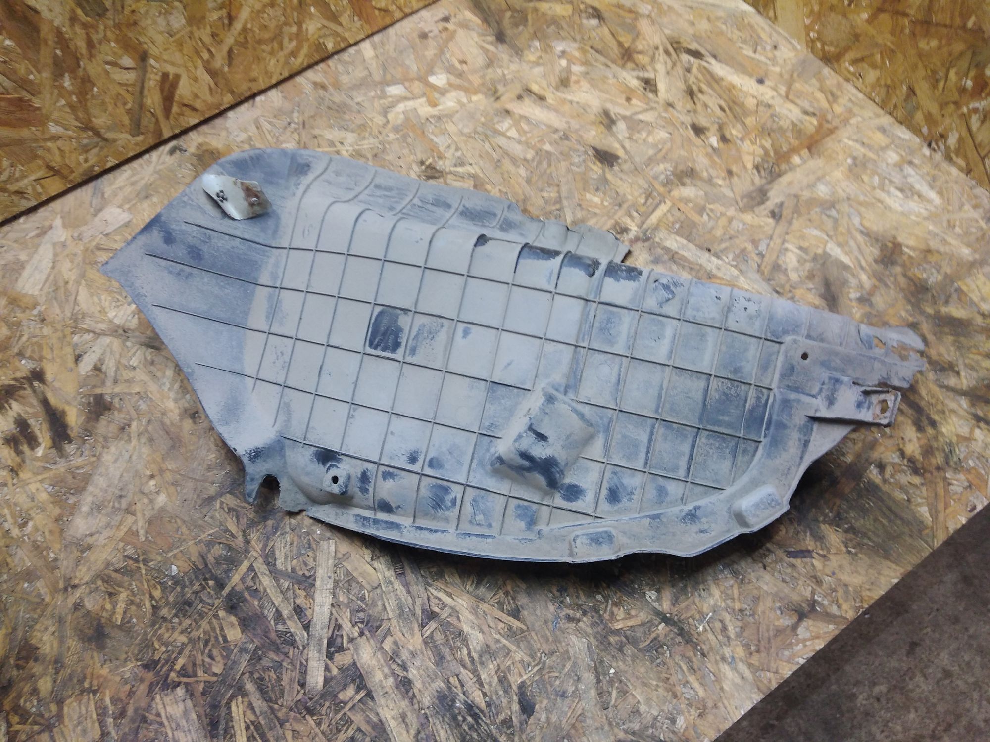 https://ycs.partsauto.market/partsauto-images/thmbs/userImages/86639159375c37f71cfc850516777b62/part/216b6c46-077f-4486-9b69-f960a0db11f7_1736279872165.jpg