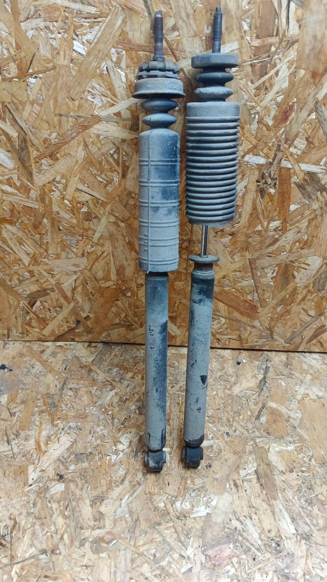 https://ycs.partsauto.market/partsauto-images/thmbs/userImages/86639159375c37f71cfc850516777b62/part/22aa224f-3765-4c55-9b38-d11c2920f0b7_1745742765700.jpg