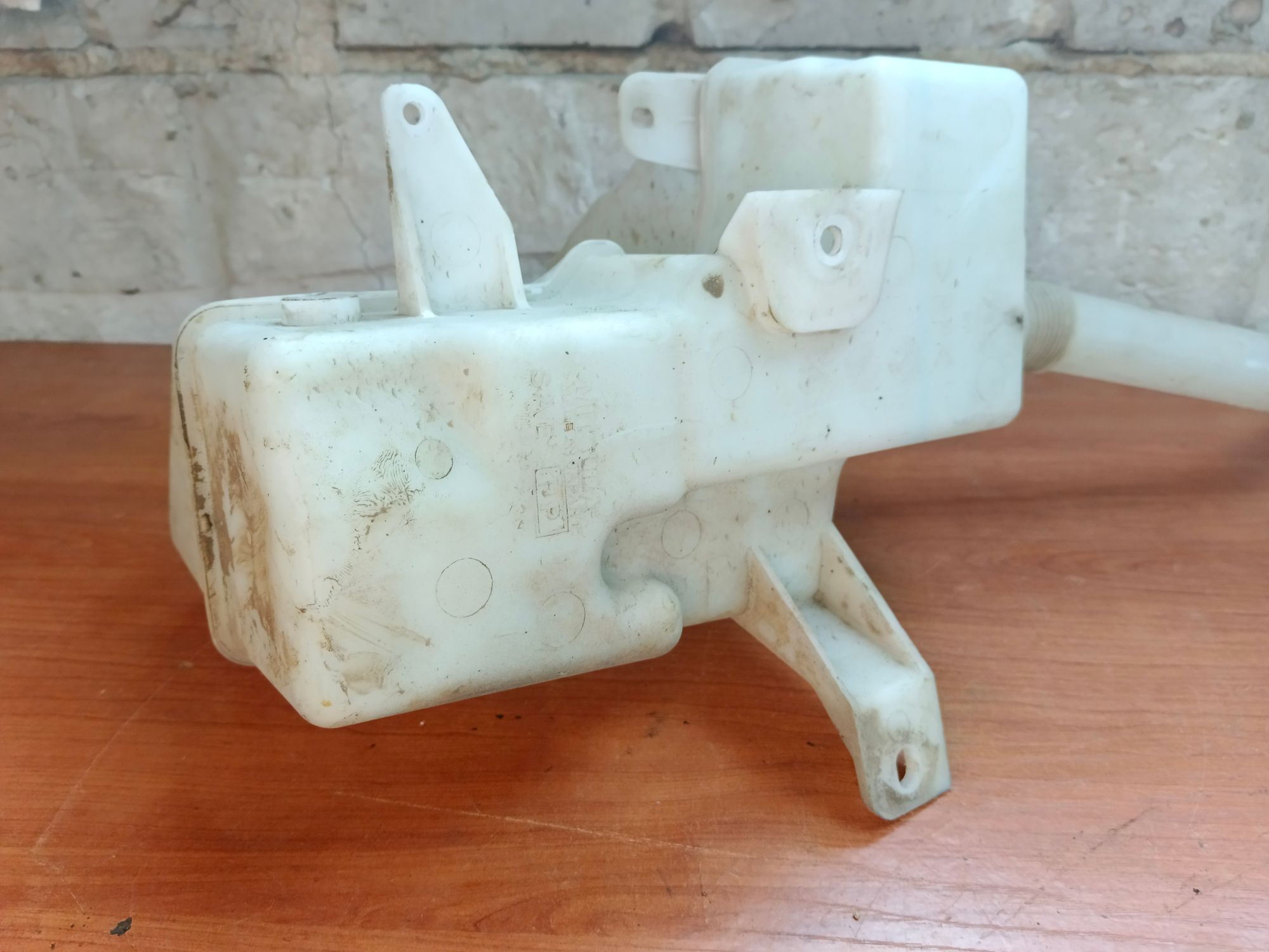 https://ycs.partsauto.market/partsauto-images/thmbs/userImages/86639159375c37f71cfc850516777b62/part/2353d65d-0cec-4d71-ac73-8caa4c88e07e_1718520612233.jpg