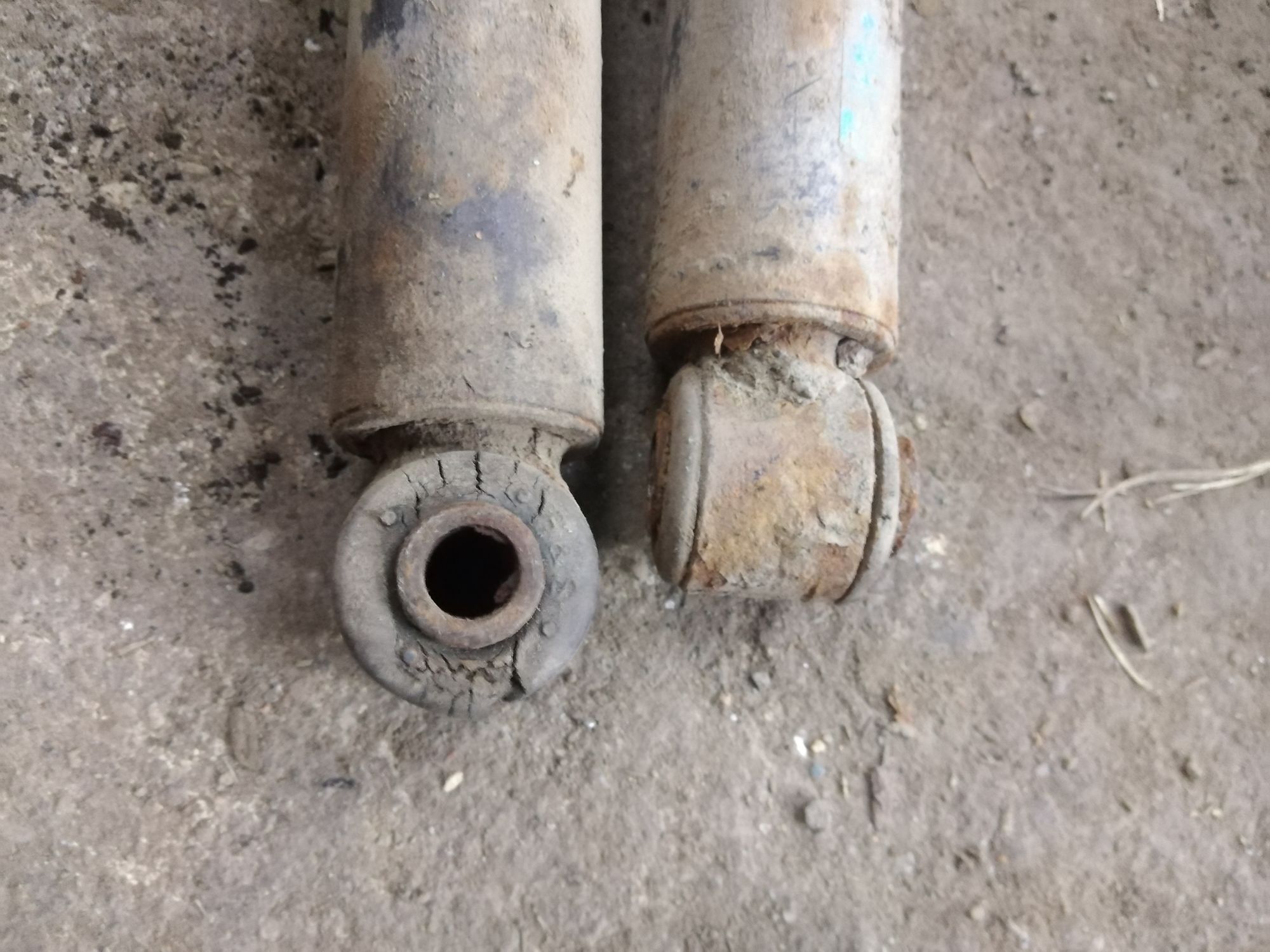https://ycs.partsauto.market/partsauto-images/thmbs/userImages/86639159375c37f71cfc850516777b62/part/36526570-f4f4-4d38-bf4a-e708701ee4b8_1739625022195.jpg