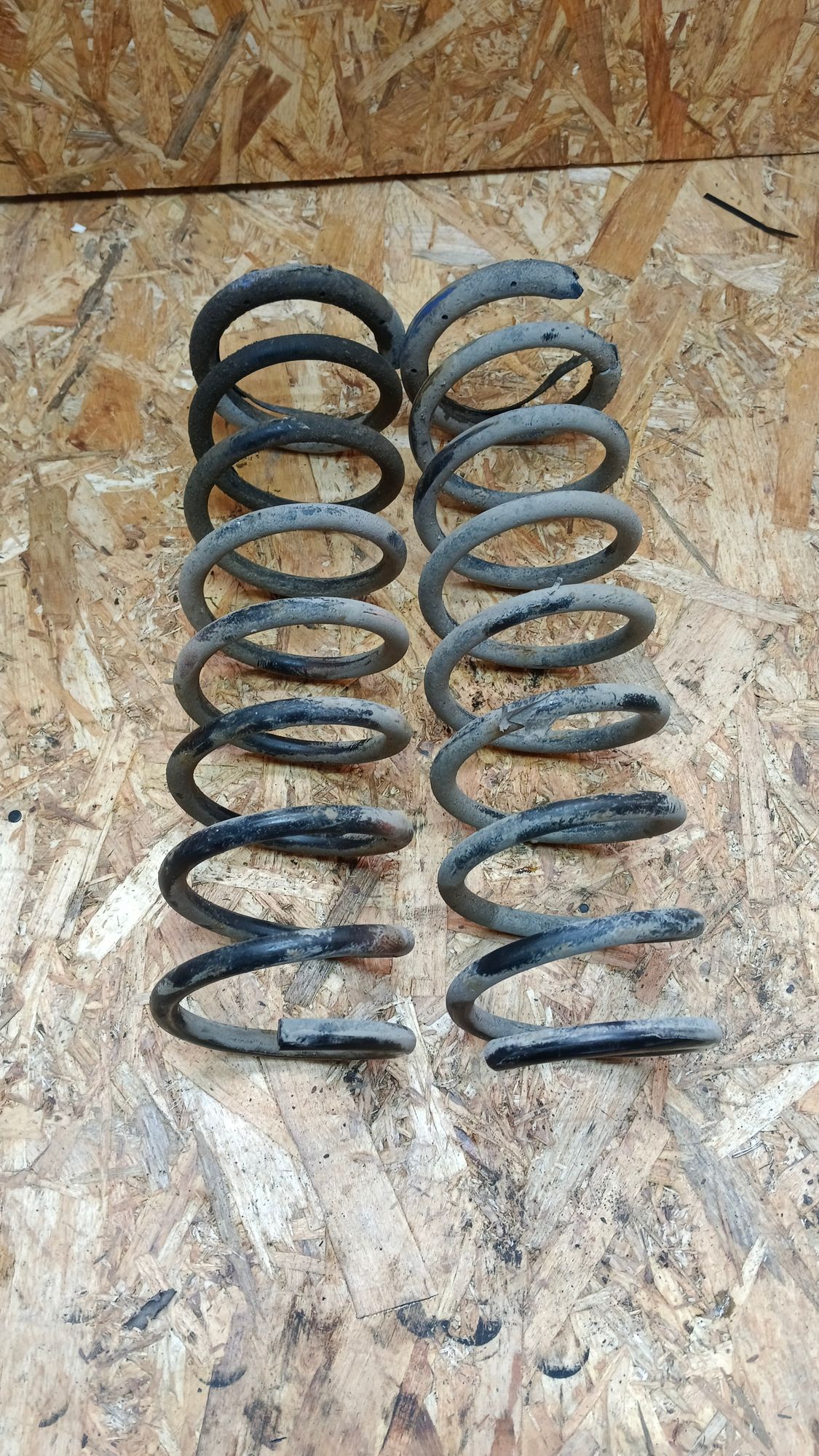 https://ycs.partsauto.market/partsauto-images/thmbs/userImages/86639159375c37f71cfc850516777b62/part/36f180f6-a057-4e17-92d9-ab9798232bde_1743771109304.jpg