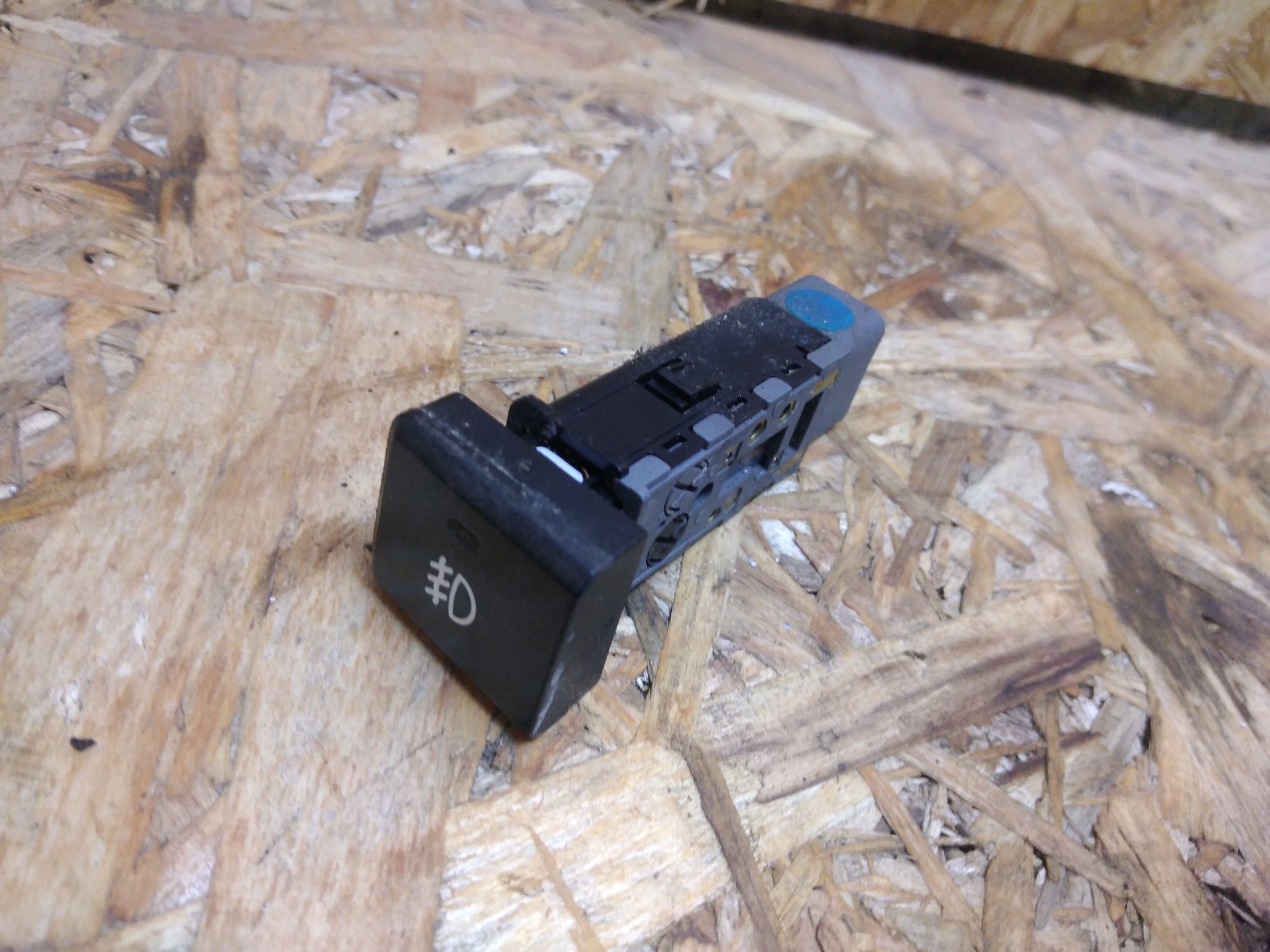 https://ycs.partsauto.market/partsauto-images/thmbs/userImages/86639159375c37f71cfc850516777b62/part/38b83a38-816d-4572-b255-0a13f9ae2ab5_1736079093738.jpg