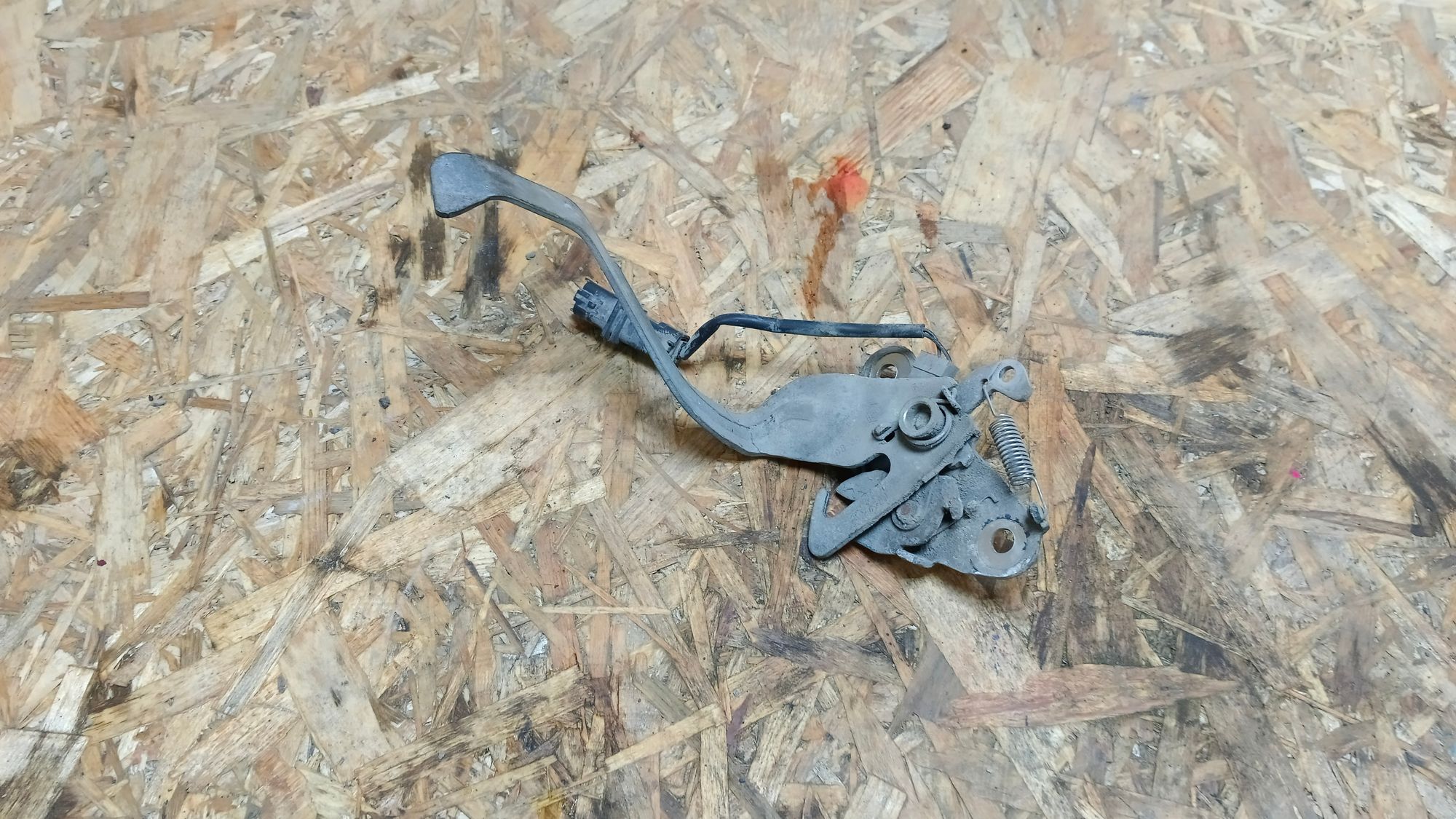https://ycs.partsauto.market/partsauto-images/thmbs/userImages/86639159375c37f71cfc850516777b62/part/3bb3fe9f-078a-4da2-8aa0-7c6ced1abde2_1737170416870.jpg