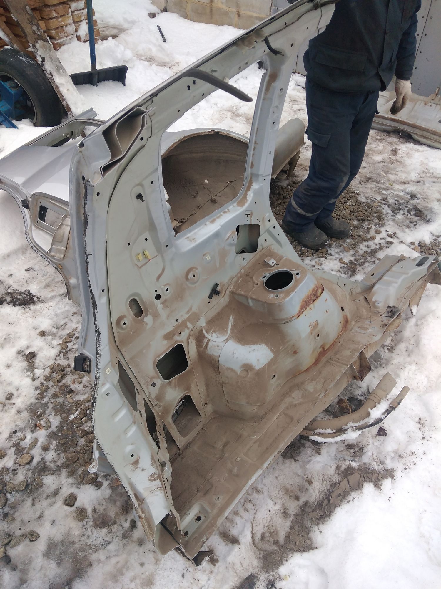 https://ycs.partsauto.market/partsauto-images/thmbs/userImages/86639159375c37f71cfc850516777b62/part/3d3527d8-c920-4054-90cd-1f38e5f5c981_1736104398677.jpg