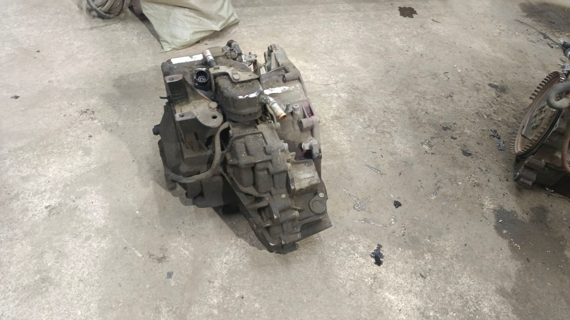 https://ycs.partsauto.market/partsauto-images/thmbs/userImages/86639159375c37f71cfc850516777b62/part/45543158-79e3-44af-a813-679181508657_1740293107314.jpg