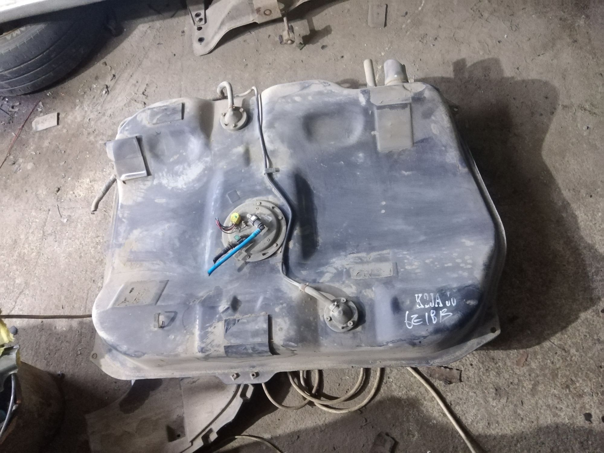 https://ycs.partsauto.market/partsauto-images/thmbs/userImages/86639159375c37f71cfc850516777b62/part/4773b48c-e518-4220-8ae5-03c6c51e8e52_1735932096968.jpg