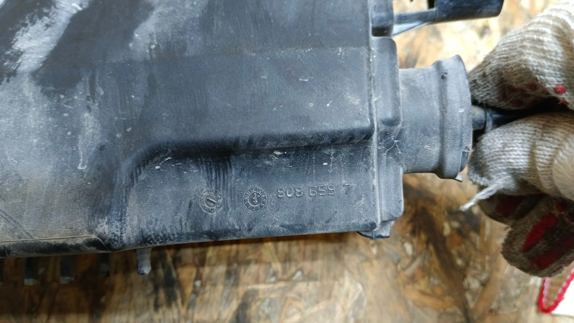 https://ycs.partsauto.market/partsauto-images/thmbs/userImages/86639159375c37f71cfc850516777b62/part/579a2108-7cae-42b3-aa24-9e7223b985fc_1732475017175.jpg