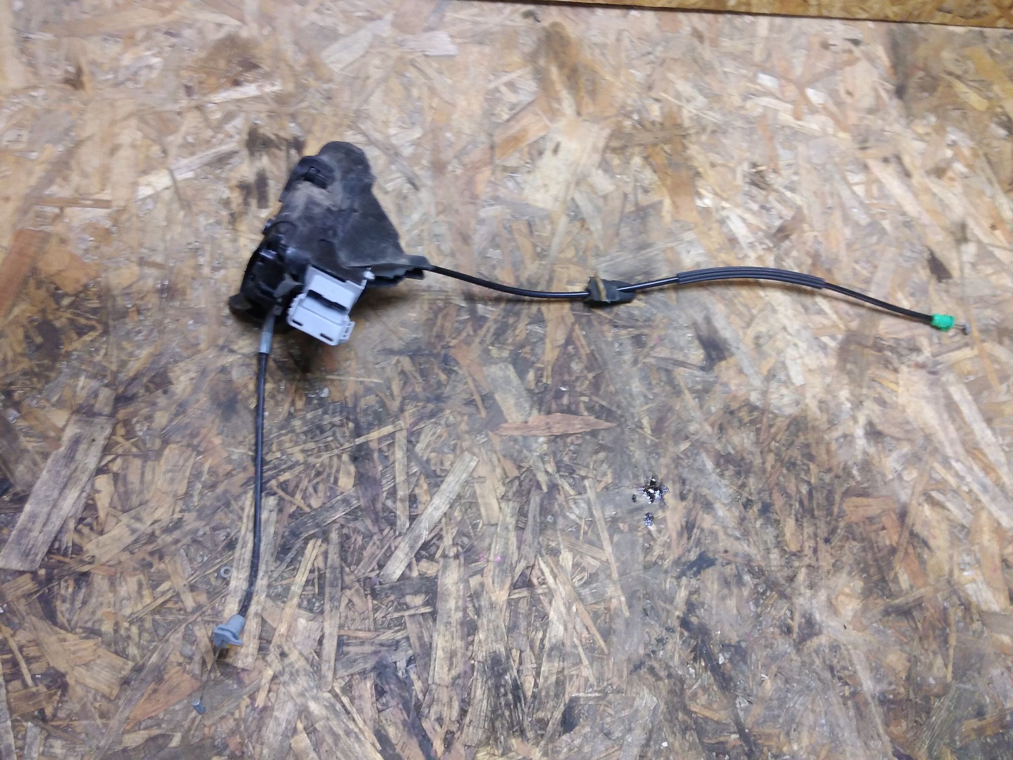 https://ycs.partsauto.market/partsauto-images/thmbs/userImages/86639159375c37f71cfc850516777b62/part/6bd4aa6c-f701-43bd-9a23-013dc7b9200c_1737432827809.jpg