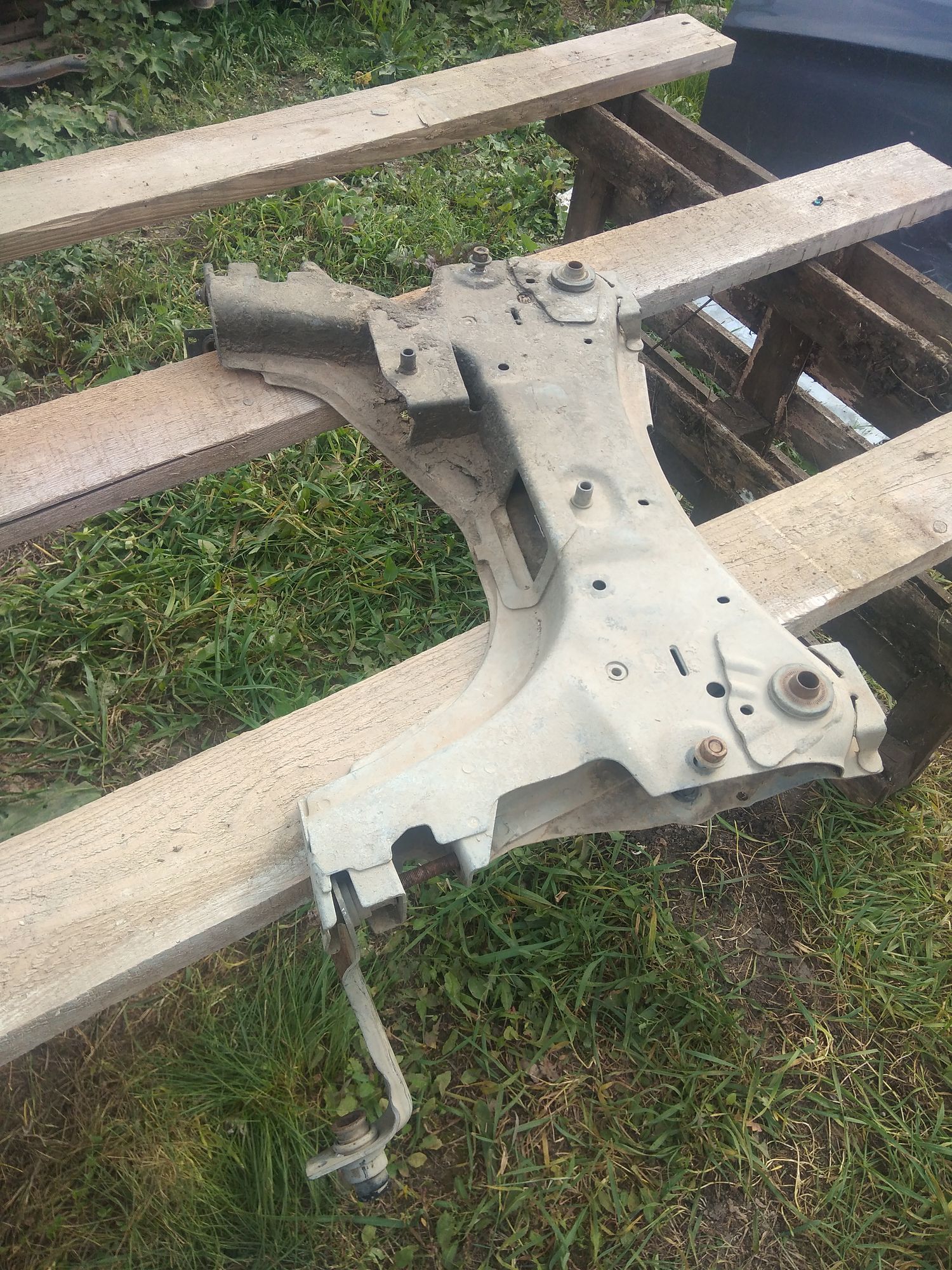 https://ycs.partsauto.market/partsauto-images/thmbs/userImages/86639159375c37f71cfc850516777b62/part/6ebe7627-498d-4a8d-b049-03bac633bb6f_1727165465217.jpg