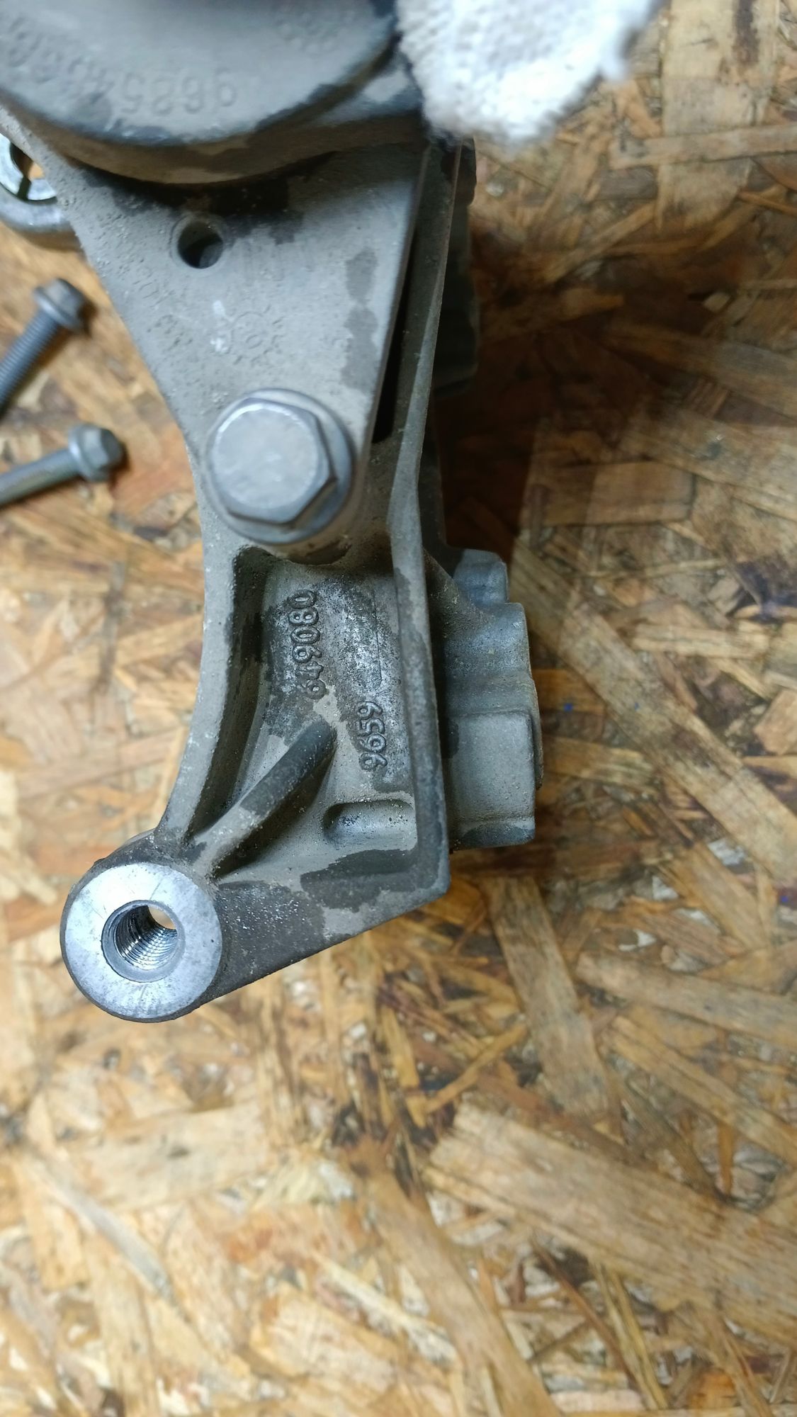 https://ycs.partsauto.market/partsauto-images/thmbs/userImages/86639159375c37f71cfc850516777b62/part/6f2a3d29-a381-488f-9724-fca78fba1247_1732592270107.jpg