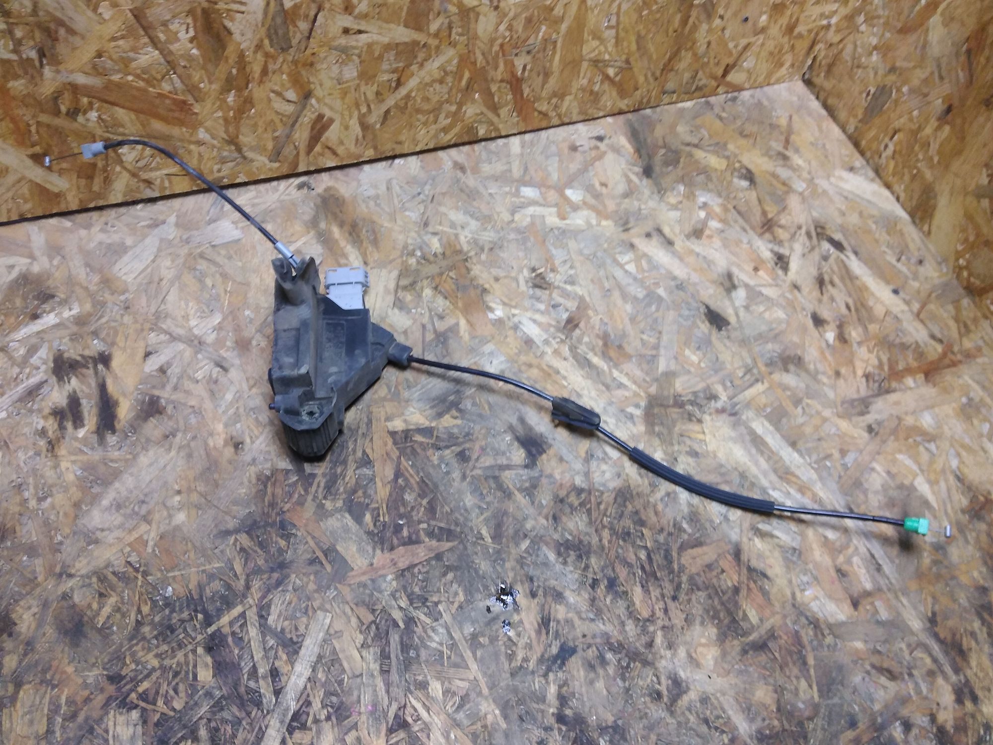 https://ycs.partsauto.market/partsauto-images/thmbs/userImages/86639159375c37f71cfc850516777b62/part/761329e5-e49b-45a7-bd1d-3b9f6d8fe4ed_1737432827428.jpg