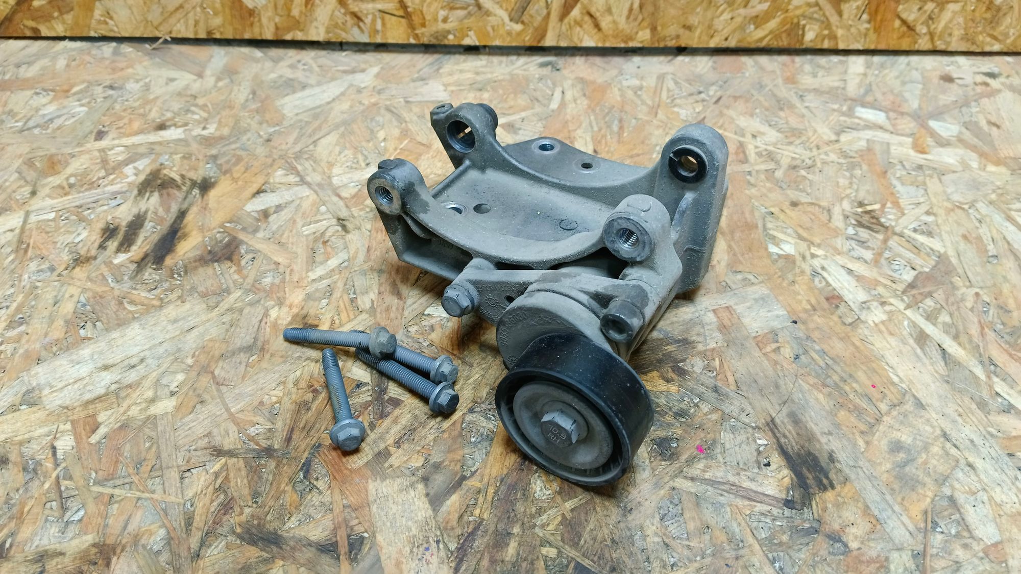 https://ycs.partsauto.market/partsauto-images/thmbs/userImages/86639159375c37f71cfc850516777b62/part/77bbffb8-f422-426a-b2d1-479f66dd7304_1732592268394.jpg