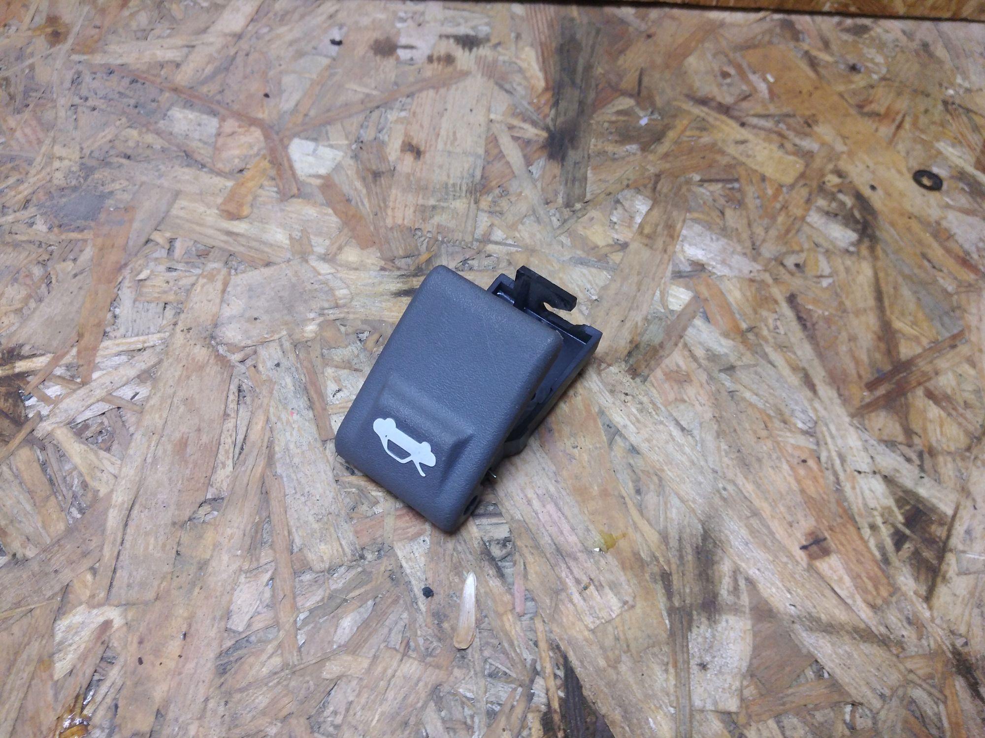 https://ycs.partsauto.market/partsauto-images/thmbs/userImages/86639159375c37f71cfc850516777b62/part/77ee50f7-455f-430a-9c5f-829e71ddd023_1735895749219.jpg