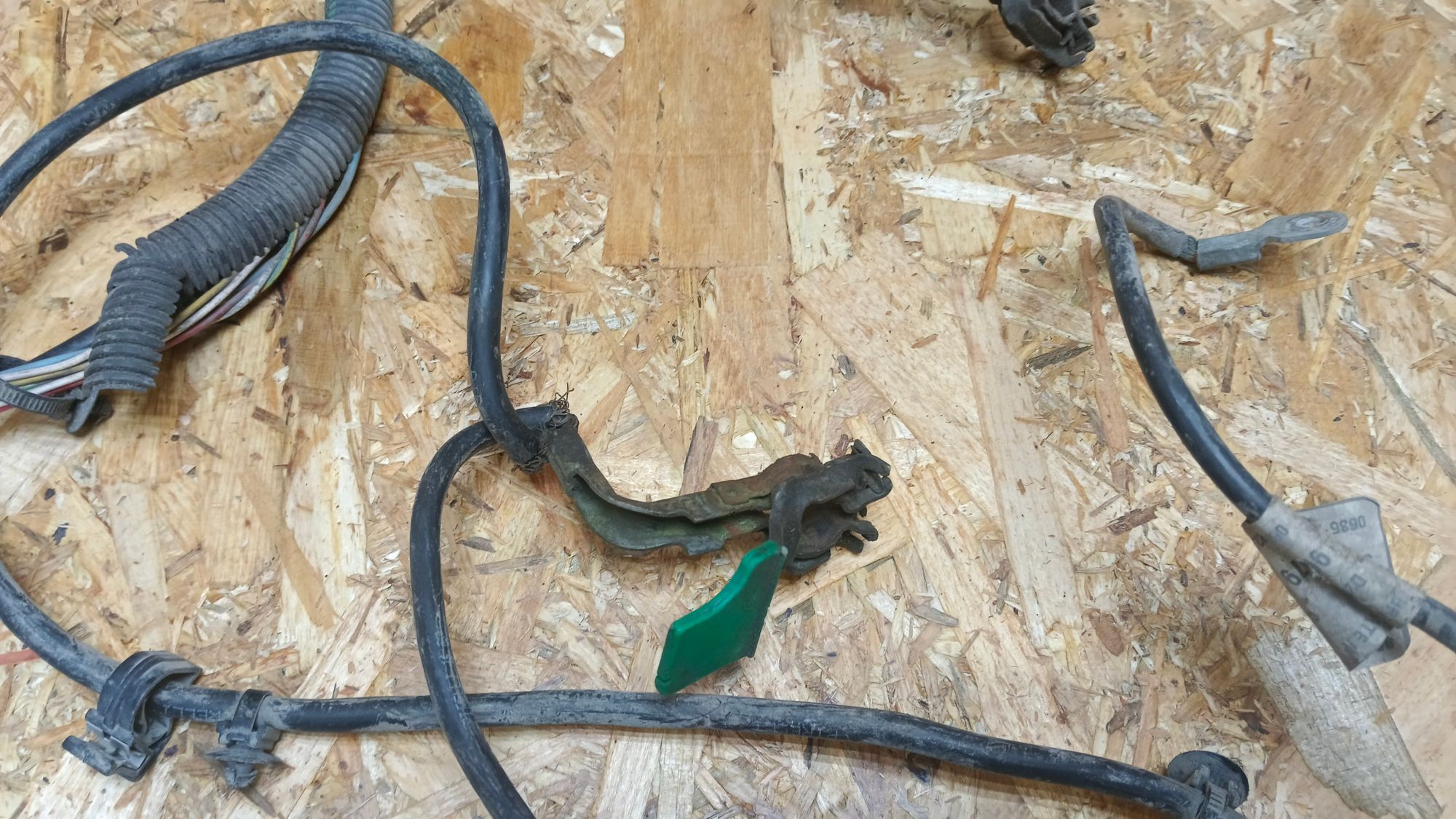 https://ycs.partsauto.market/partsauto-images/thmbs/userImages/86639159375c37f71cfc850516777b62/part/833840ce-524a-4c1e-be03-5a2eafd1ad1f_1740299416456.jpg