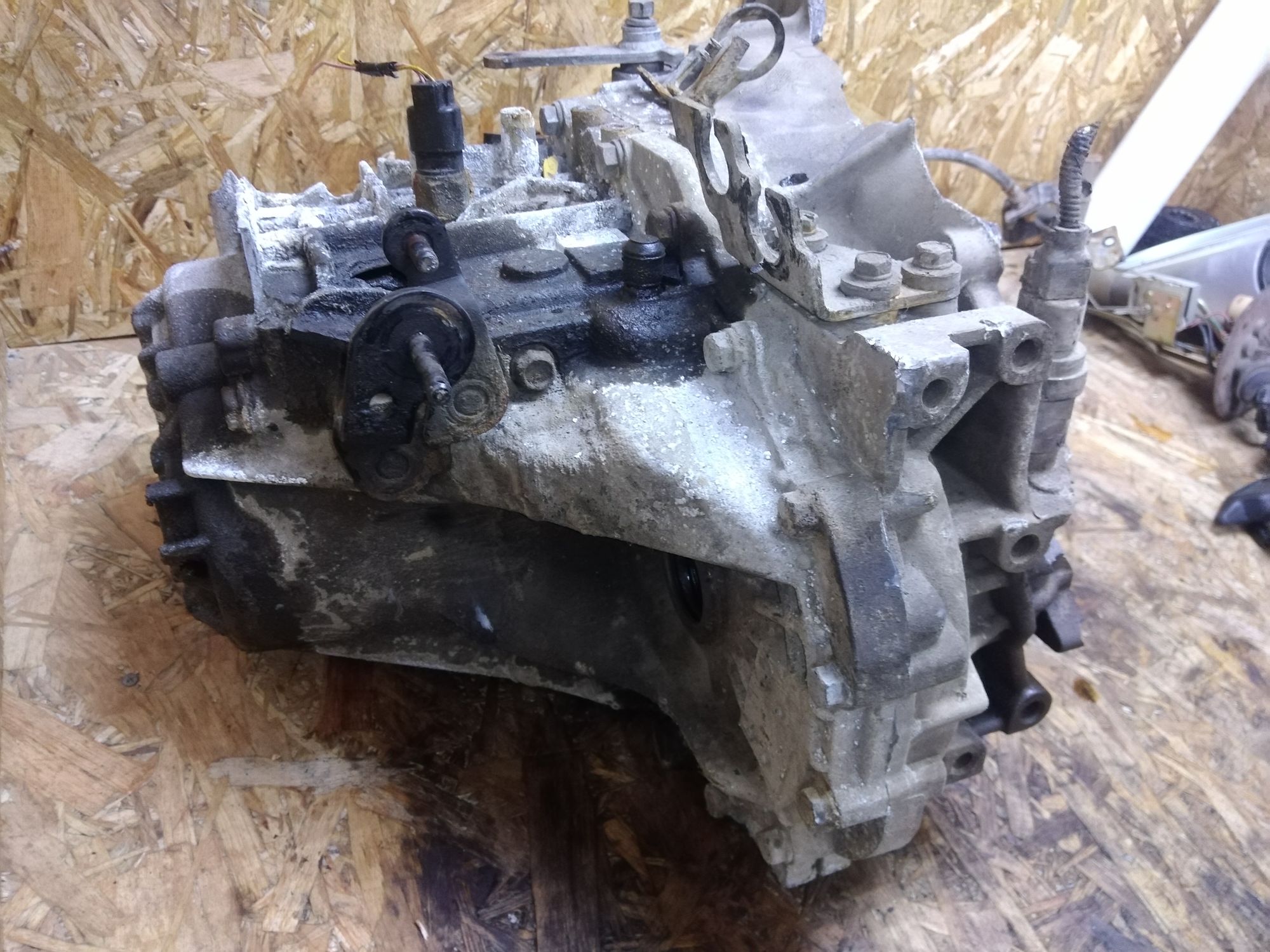https://ycs.partsauto.market/partsauto-images/thmbs/userImages/86639159375c37f71cfc850516777b62/part/85fdd826-232b-4f94-9267-28337eabdbfa_1734851307209.jpg