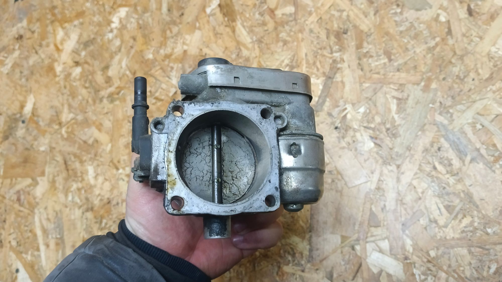 https://ycs.partsauto.market/partsauto-images/thmbs/userImages/86639159375c37f71cfc850516777b62/part/86672bac-e925-49c6-ad13-798619307b9e_1740298550154.jpg